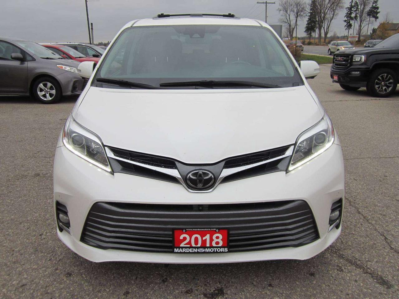 2018 Toyota Sienna XLE LIMITED AWD NO ACCIDENTS NO FEES! Photo