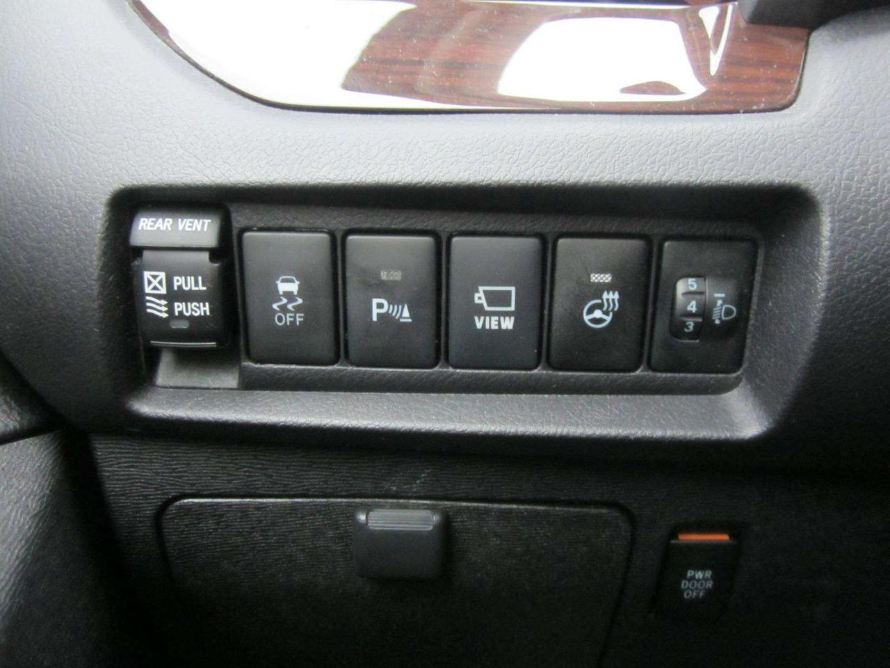 2018 Toyota Sienna XLE LIMITED AWD NO ACCIDENTS NO FEES! Photo