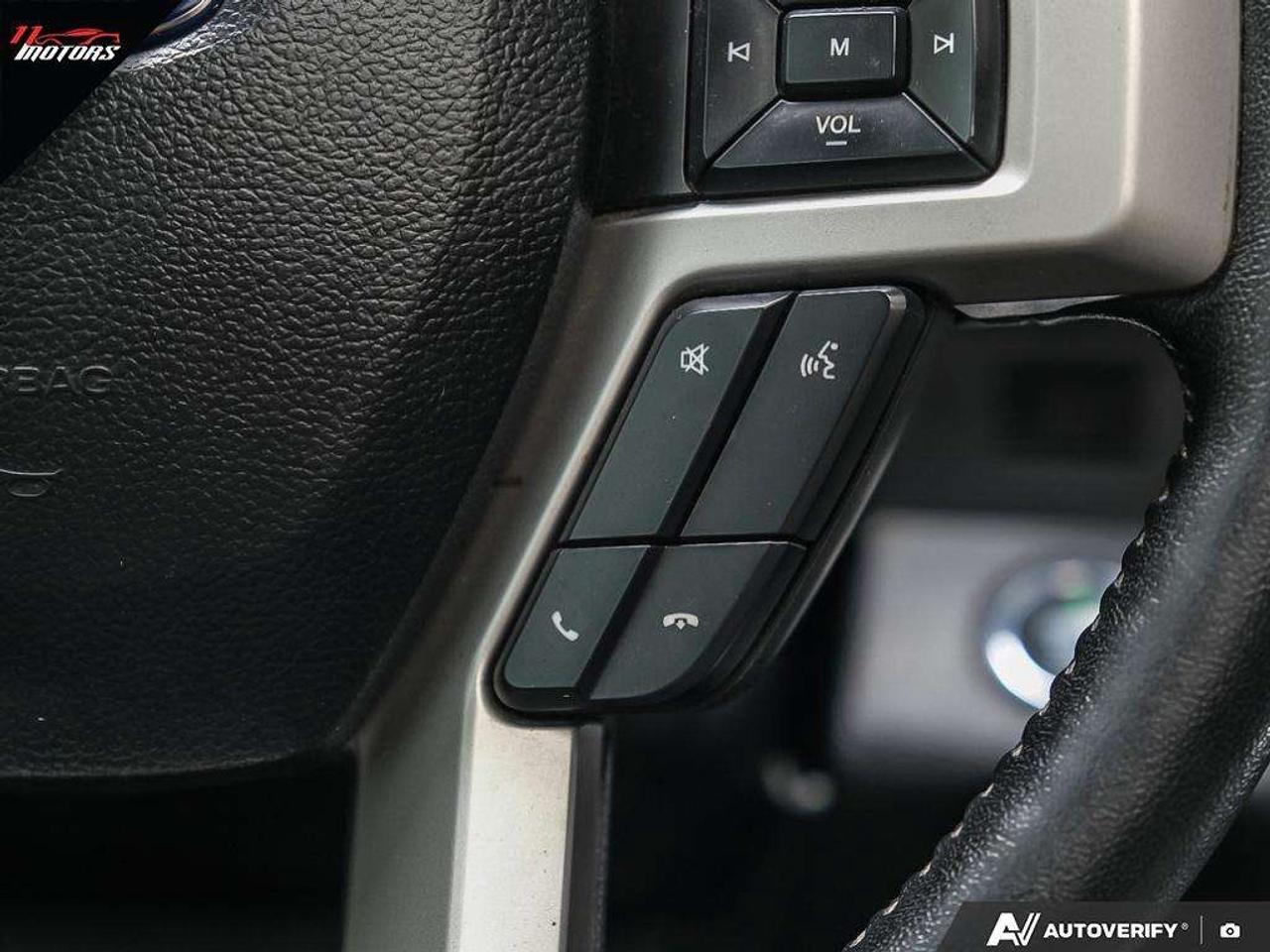 2019 Ford F-150 LARIAT 4WD SuperCrew 5.5' Box   NO ACCIDENTS Photo