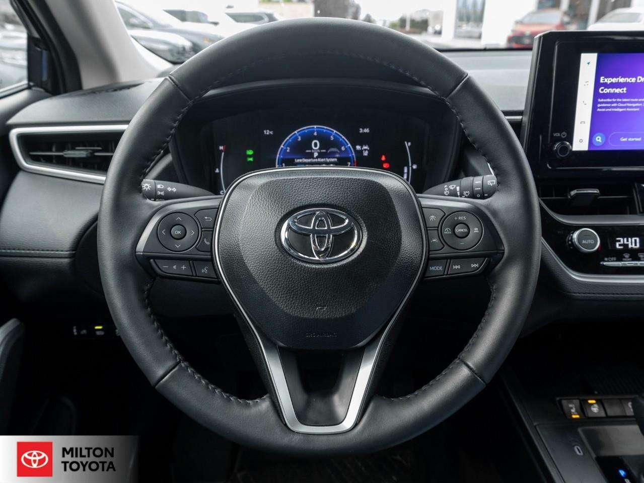 2026 Toyota Corolla Cross ALLOYS WIRELESS CARPLAY BLIND SPOT HEATED SEATS HEATED STEERING ONE OWNER LE Photo