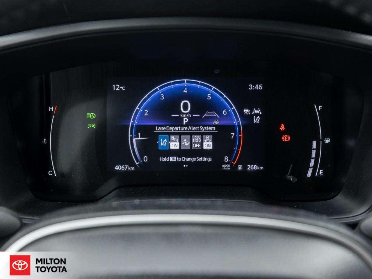 2026 Toyota Corolla Cross ALLOYS WIRELESS CARPLAY BLIND SPOT HEATED SEATS HEATED STEERING ONE OWNER LE Photo