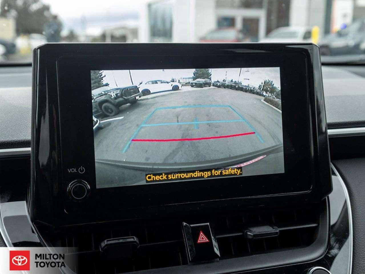 2026 Toyota Corolla Cross ALLOYS WIRELESS CARPLAY BLIND SPOT HEATED SEATS HEATED STEERING ONE OWNER LE Photo