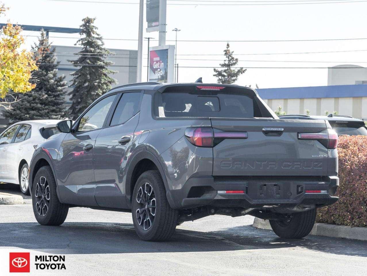 2024 Hyundai Santa Cruz NAVIGATION HEATED STEERING 10.25 TOUCHSCREEN CARPLAY BLIND SPOT MONITORING ONE OWNER Preferred Photo4