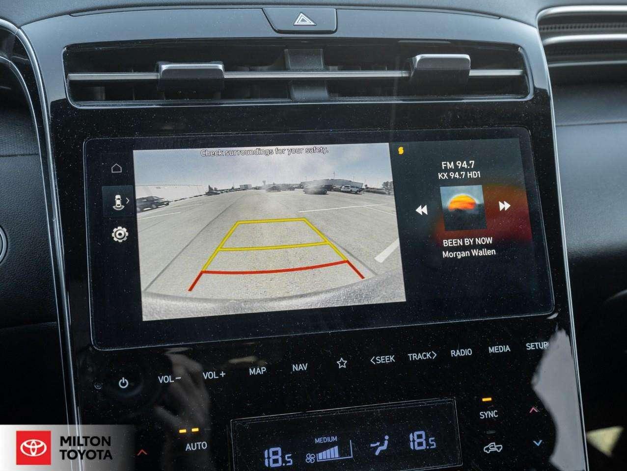 2024 Hyundai Santa Cruz NAVIGATION HEATED STEERING 10.25 TOUCHSCREEN CARPLAY BLIND SPOT MONITORING ONE OWNER Preferred Photo