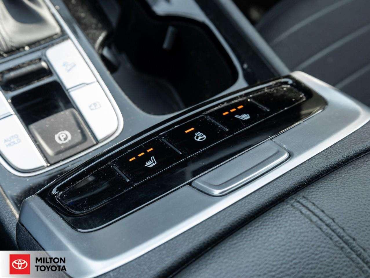 2024 Hyundai Santa Cruz NAVIGATION HEATED STEERING 10.25 TOUCHSCREEN CARPLAY BLIND SPOT MONITORING ONE OWNER Preferred Photo