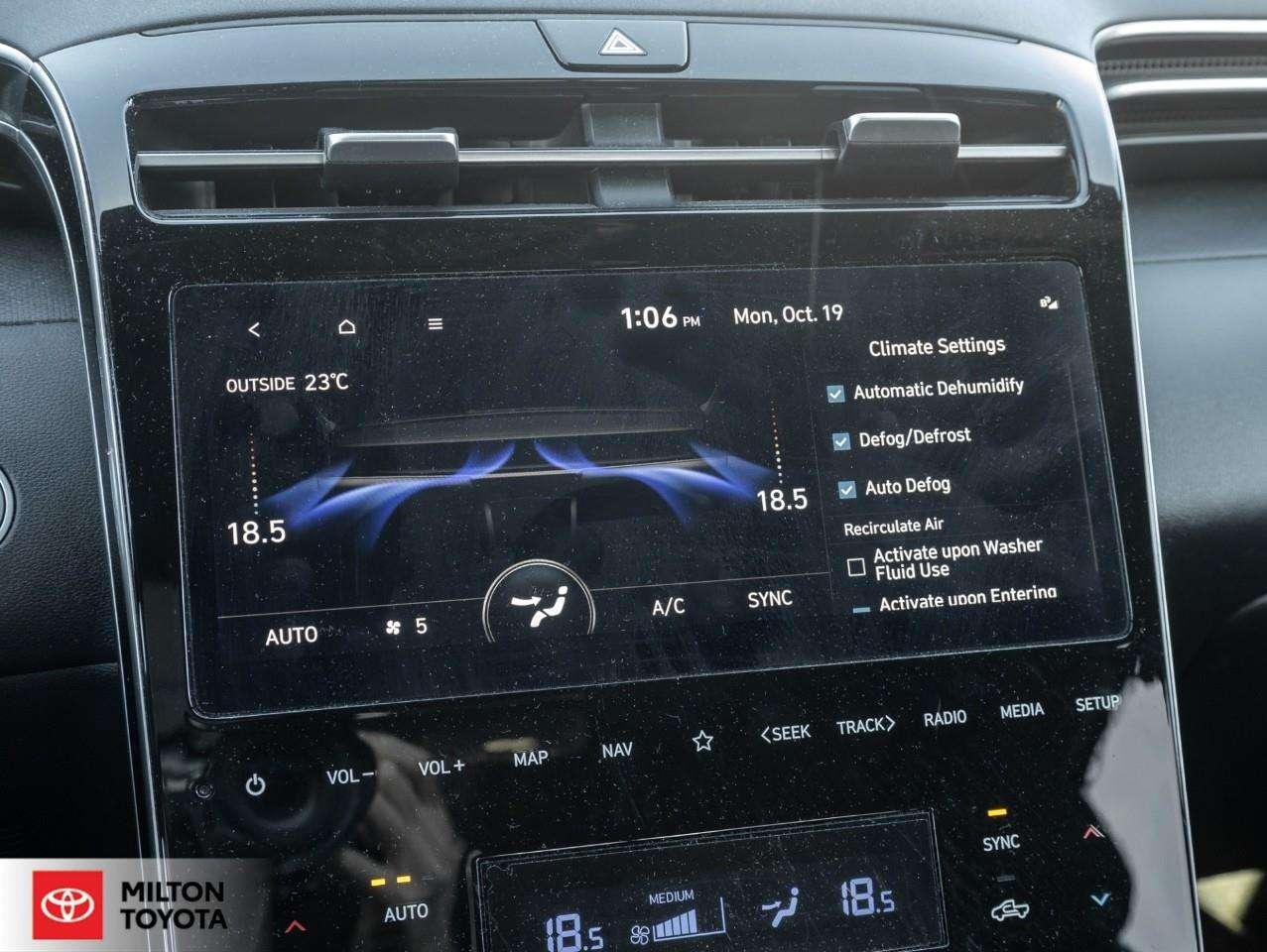 2024 Hyundai Santa Cruz NAVIGATION HEATED STEERING 10.25 TOUCHSCREEN CARPLAY BLIND SPOT MONITORING ONE OWNER Preferred Photo