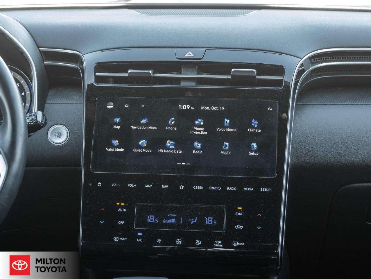 2024 Hyundai Santa Cruz NAVIGATION HEATED STEERING 10.25 TOUCHSCREEN CARPLAY BLIND SPOT MONITORING ONE OWNER Preferred Photo