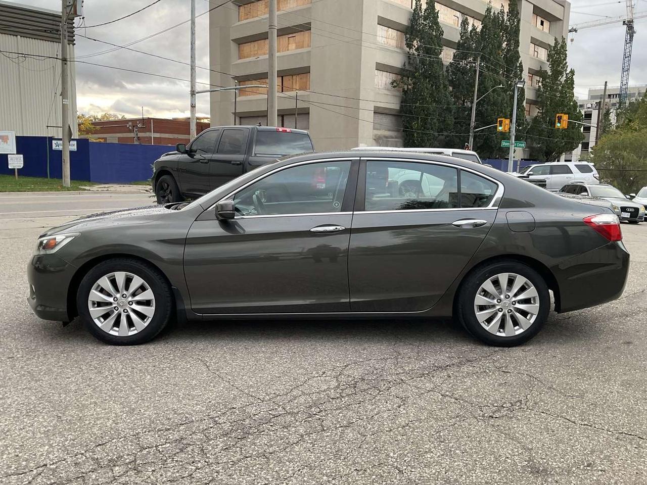 2013 Honda Accord EX-L Sedan - LEATHER! BACK-UP/BLIND-SPOT CAM! SUNROOF! Photo3