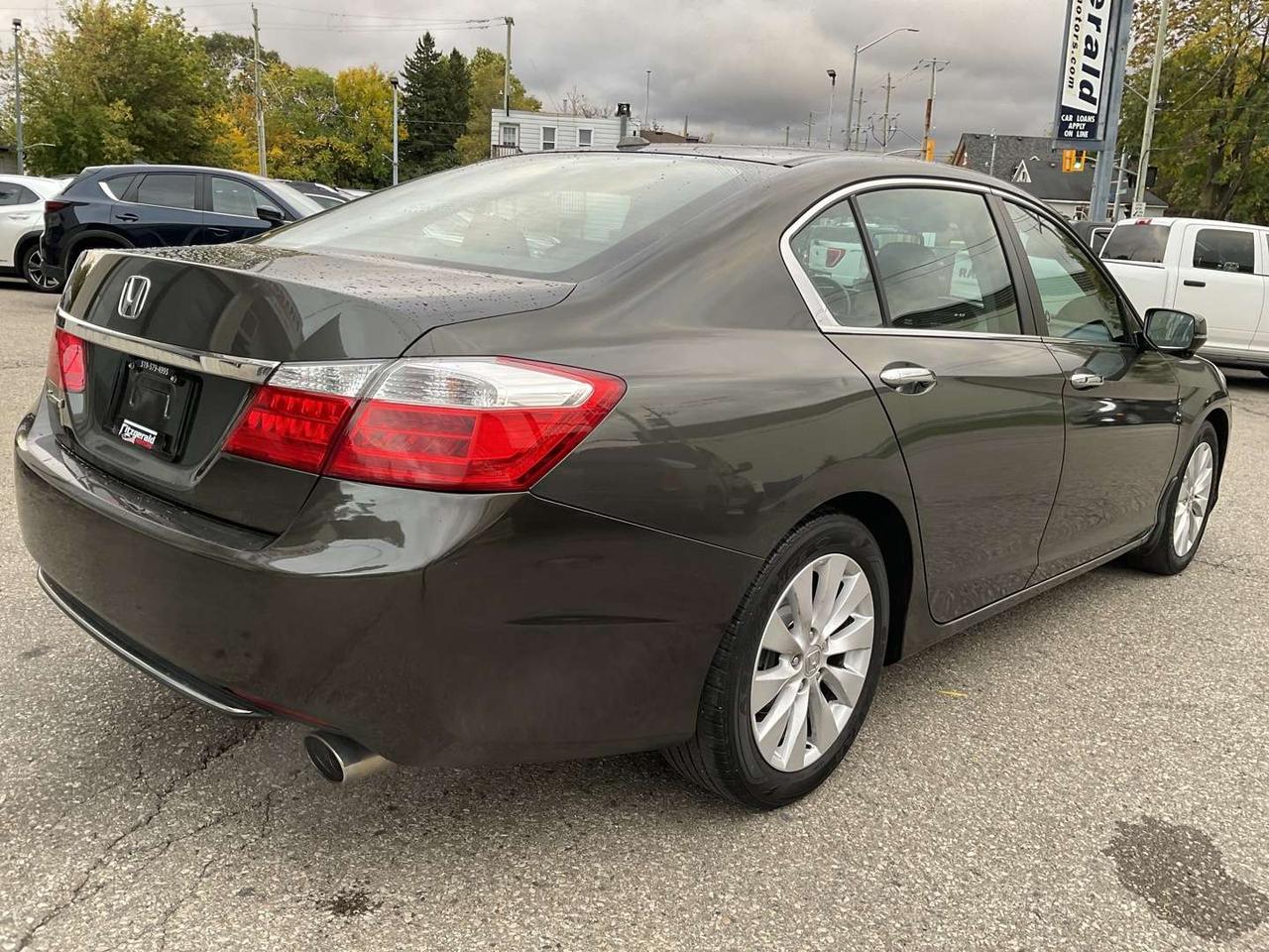 2013 Honda Accord EX-L Sedan - LEATHER! BACK-UP/BLIND-SPOT CAM! SUNROOF! Photo