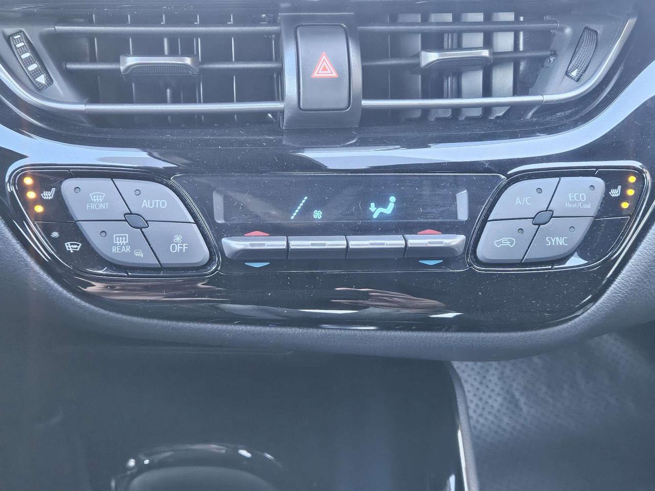 2022 Toyota C-HR LE FWD Photo