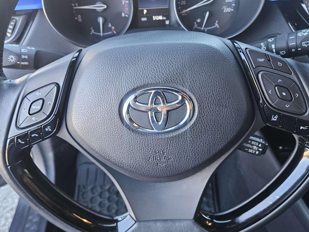 2022 Toyota C-HR LE FWD Photo