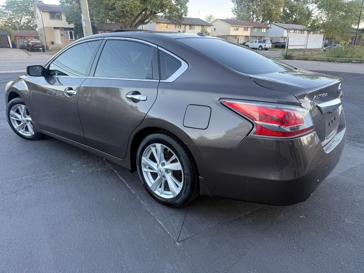2014 Nissan Altima 4dr Sdn I4 CVT 2.5 SV Photo4