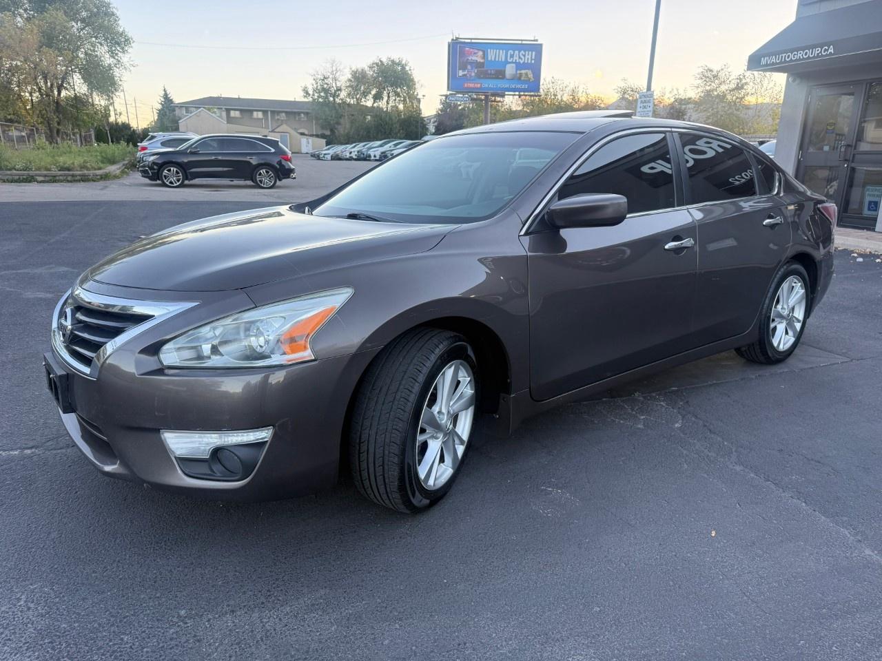 2014 Nissan Altima 4dr Sdn I4 CVT 2.5 SV Photo