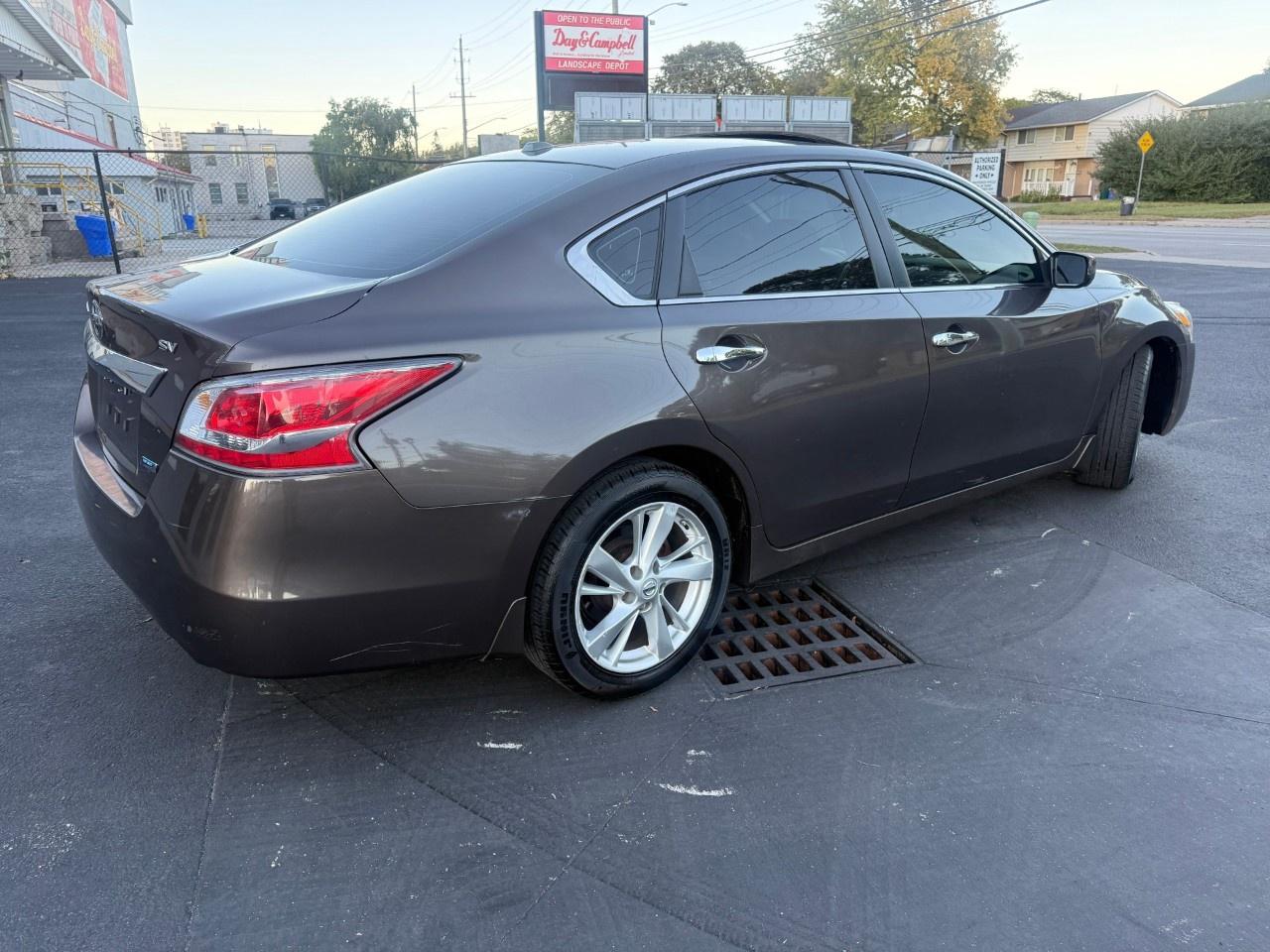 2014 Nissan Altima 4dr Sdn I4 CVT 2.5 SV Photo