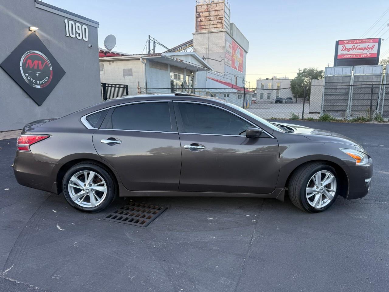 2014 Nissan Altima 4dr Sdn I4 CVT 2.5 SV Photo