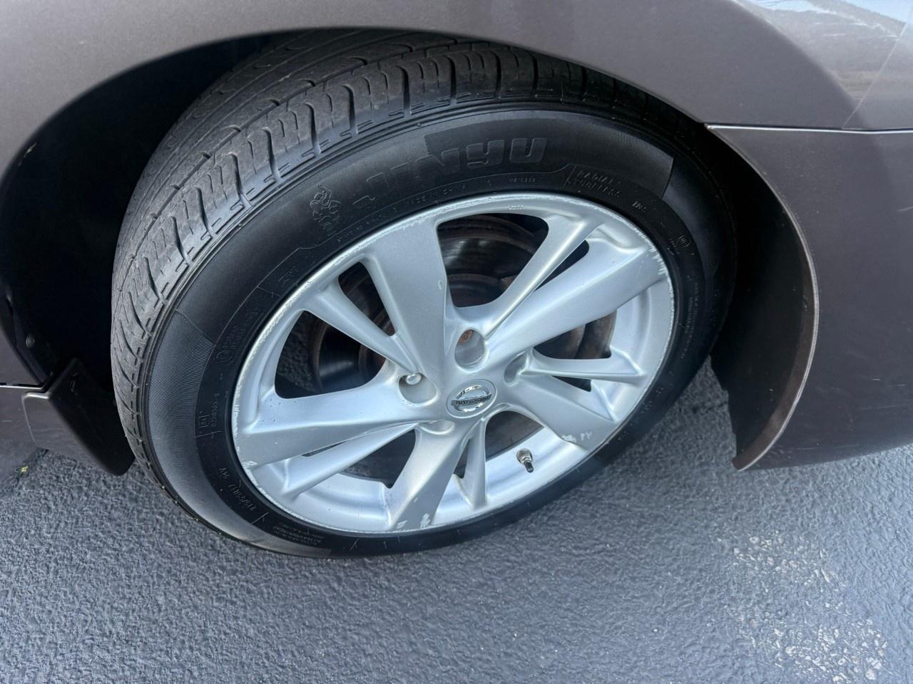 2014 Nissan Altima 4dr Sdn I4 CVT 2.5 SV Photo