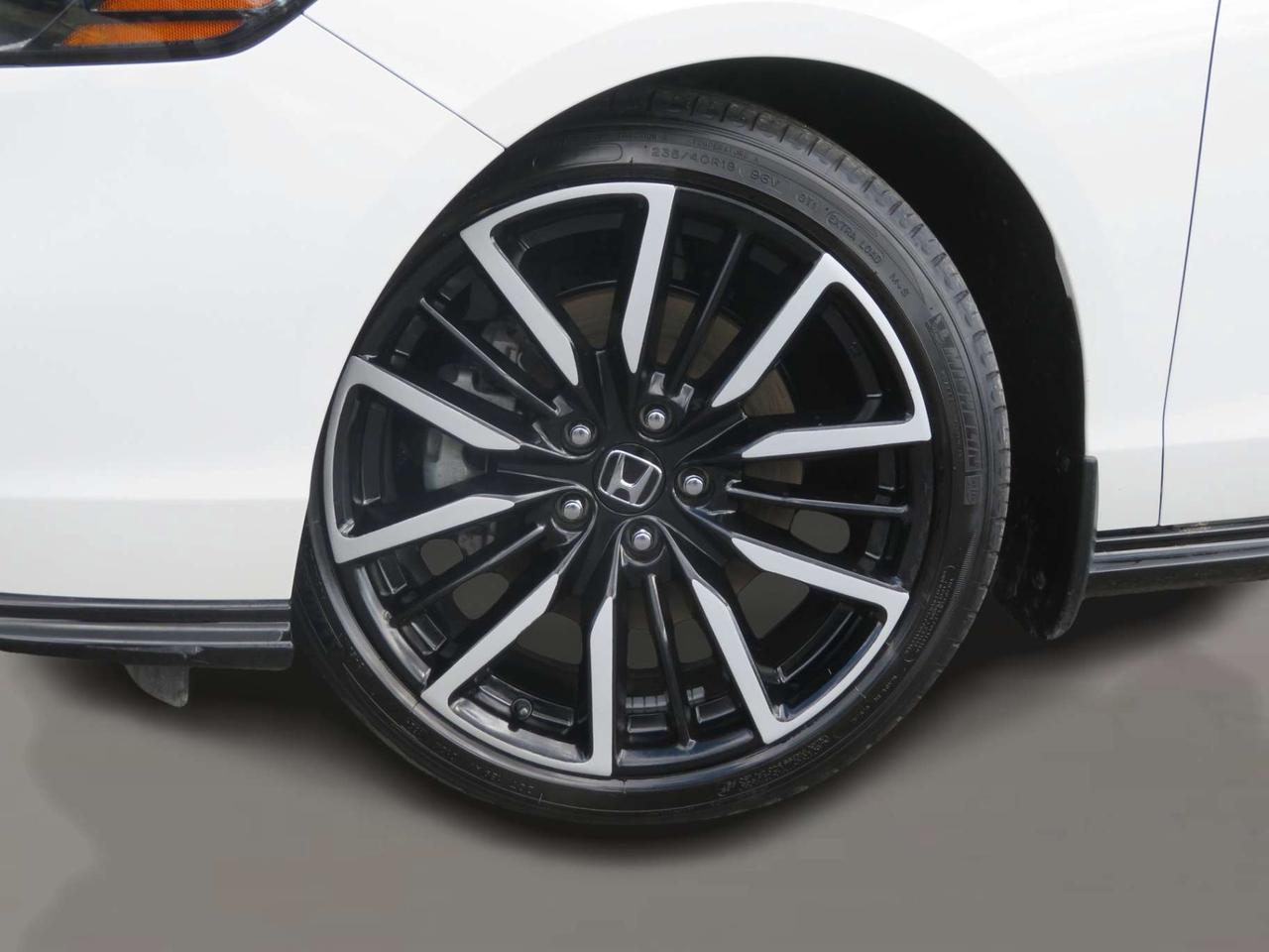 2024 Honda Accord Touring Photo