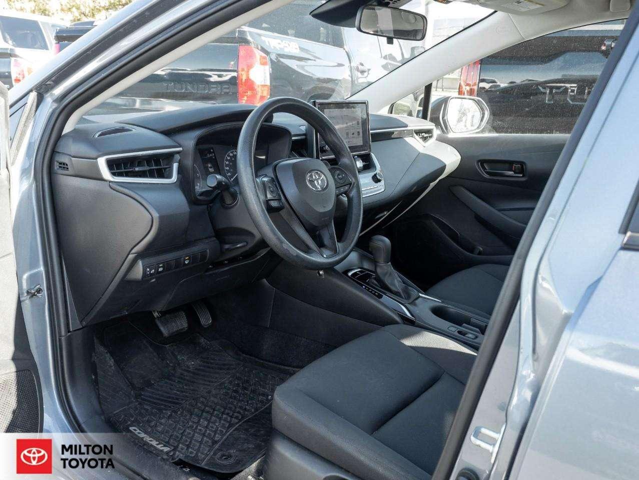 2024 Toyota Corolla HEATED SEATS BLIND SPOT APPLE CARPLAY ONE OWNER NEW BRAKES TCUV LE Photo