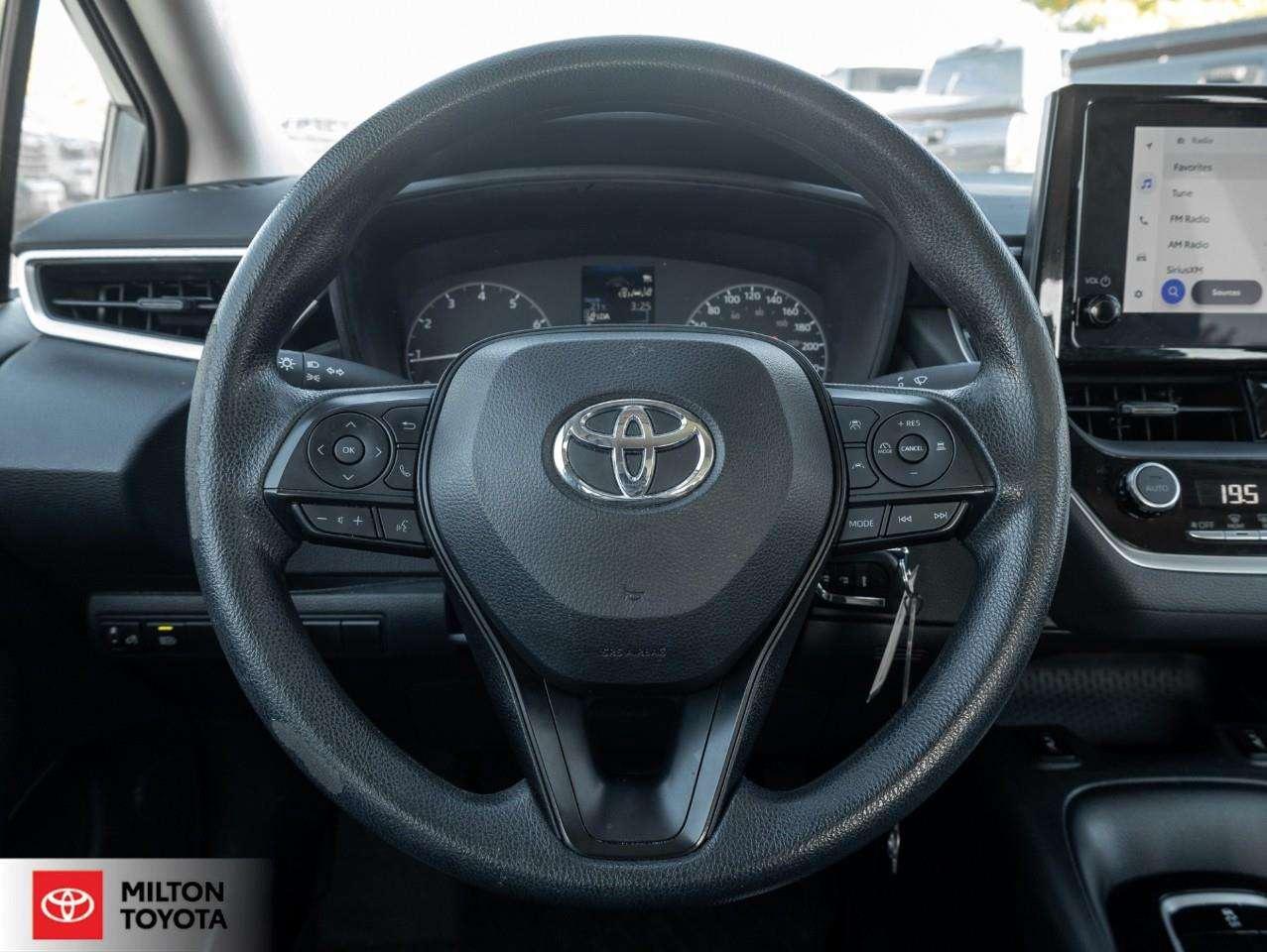2024 Toyota Corolla HEATED SEATS BLIND SPOT APPLE CARPLAY ONE OWNER NEW BRAKES TCUV LE Photo