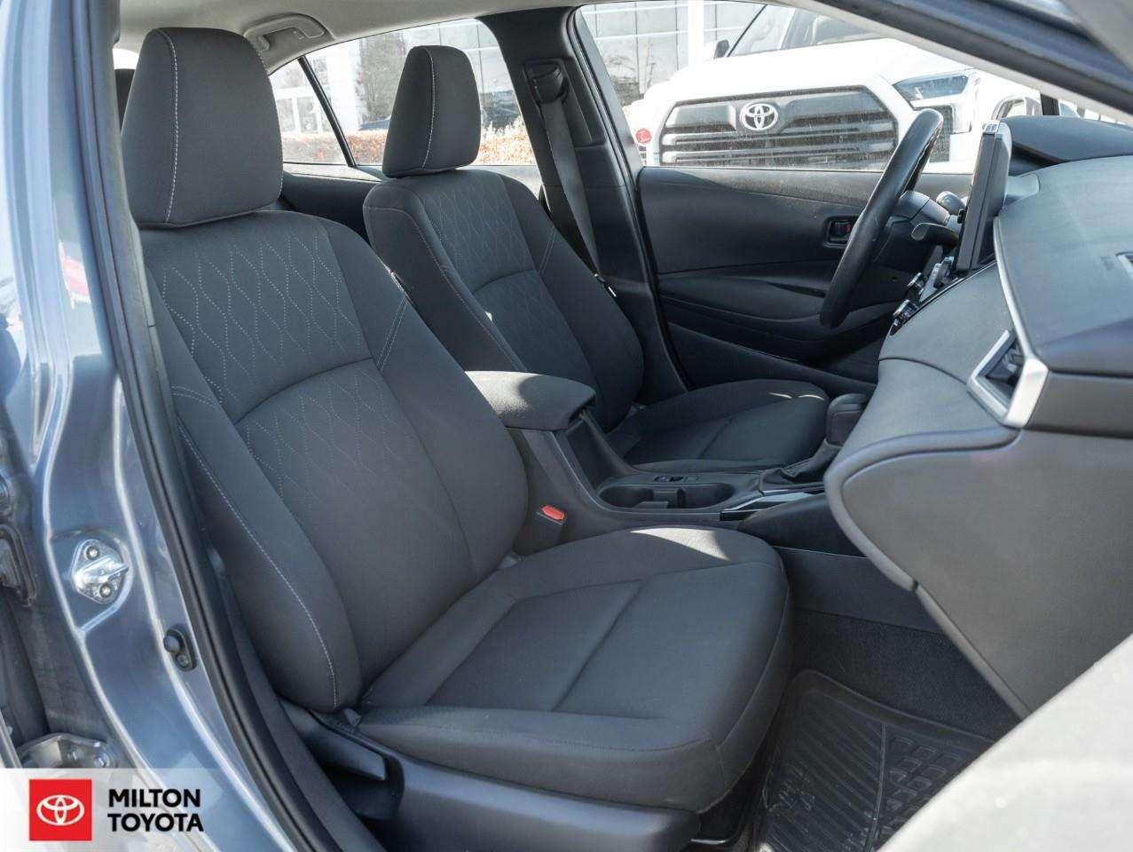 2024 Toyota Corolla HEATED SEATS BLIND SPOT APPLE CARPLAY ONE OWNER NEW BRAKES TCUV LE Photo