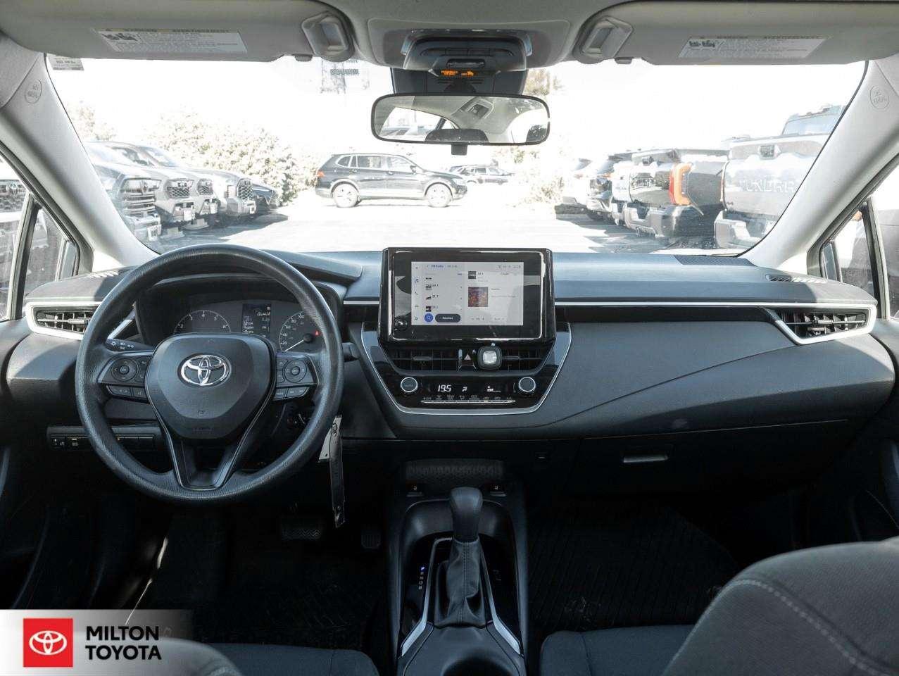 2024 Toyota Corolla HEATED SEATS BLIND SPOT APPLE CARPLAY ONE OWNER NEW BRAKES TCUV LE Photo