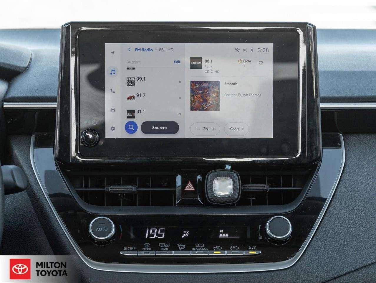 2024 Toyota Corolla HEATED SEATS BLIND SPOT APPLE CARPLAY ONE OWNER NEW BRAKES TCUV LE Photo