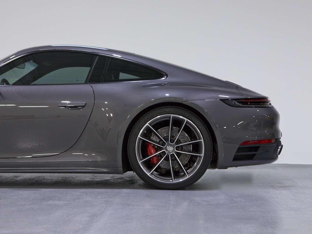 2021 Porsche 911  Photo