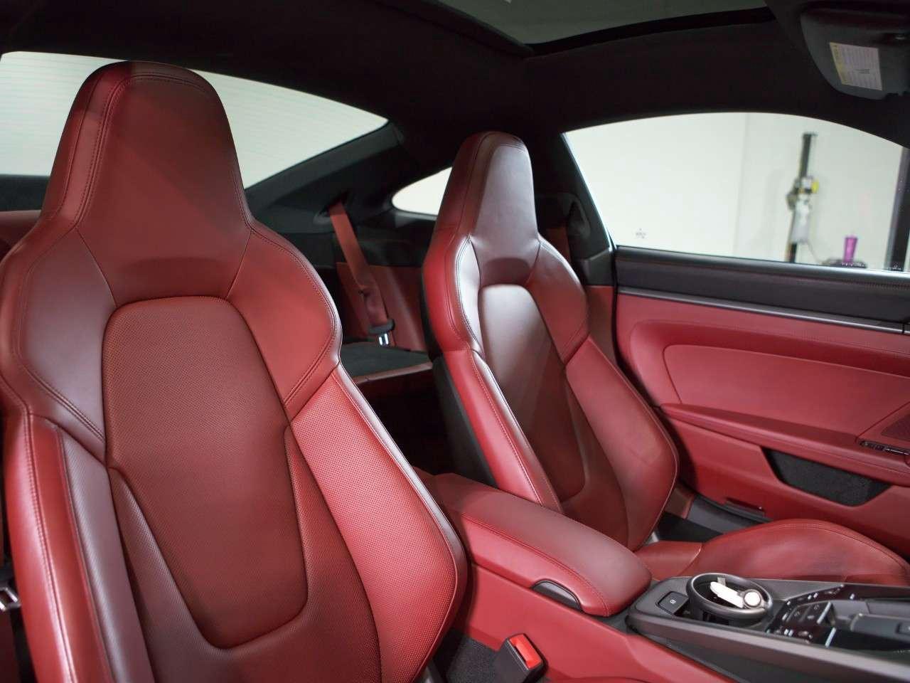 2021 Porsche 911  Photo