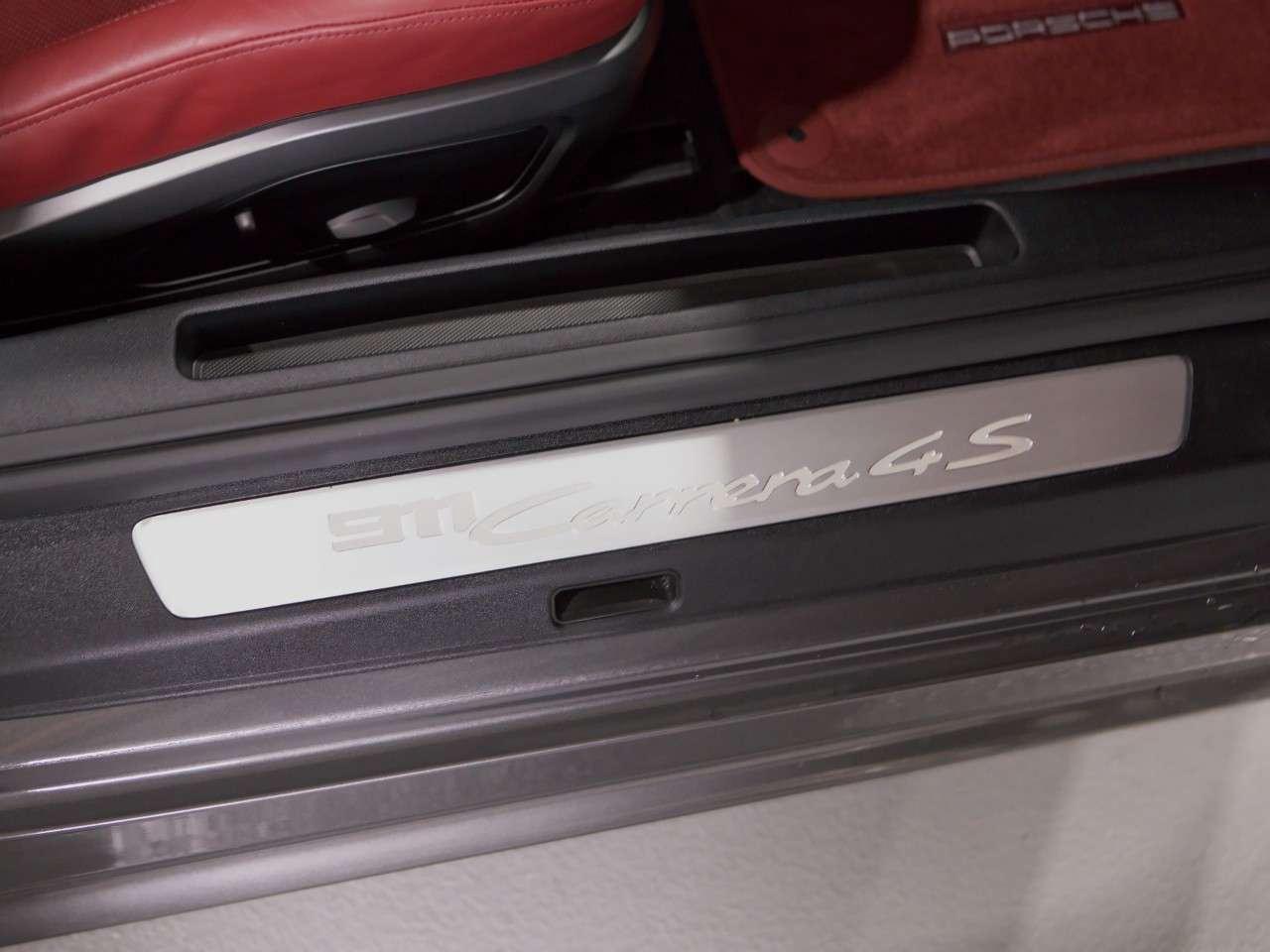 2021 Porsche 911  Photo