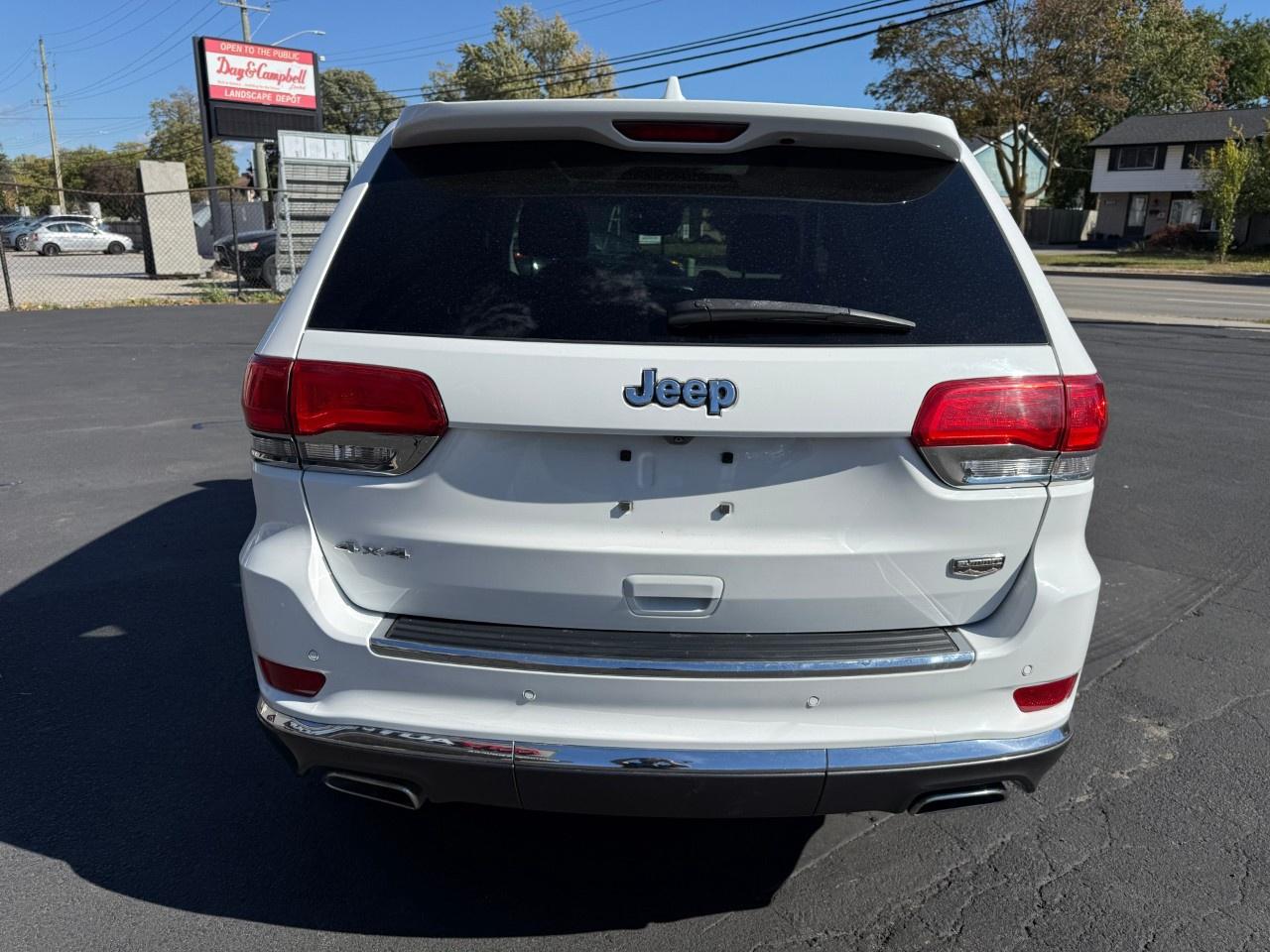 2017 Jeep Grand Cherokee 4WD 4dr Summit Photo