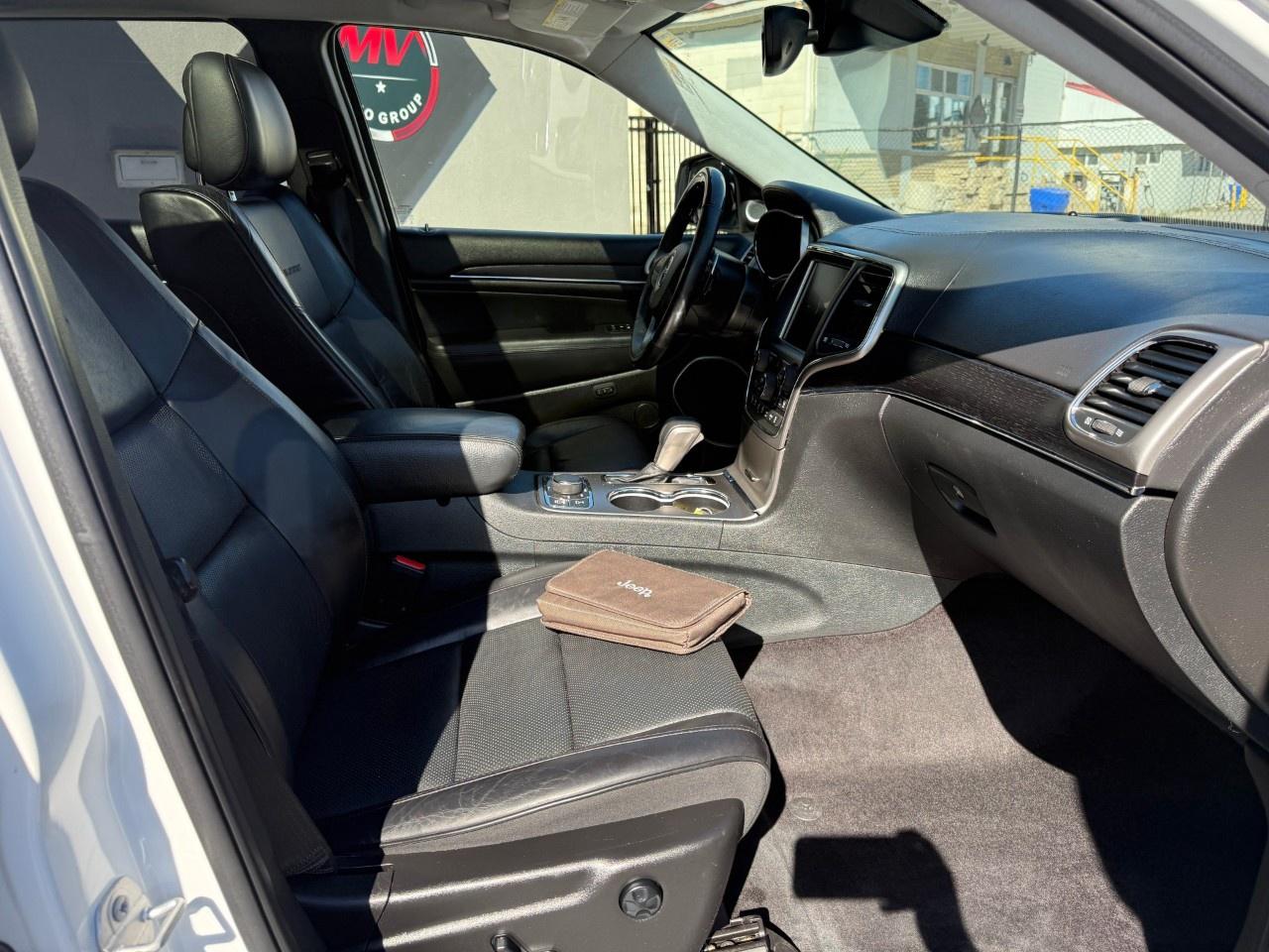 2017 Jeep Grand Cherokee 4WD 4dr Summit Photo