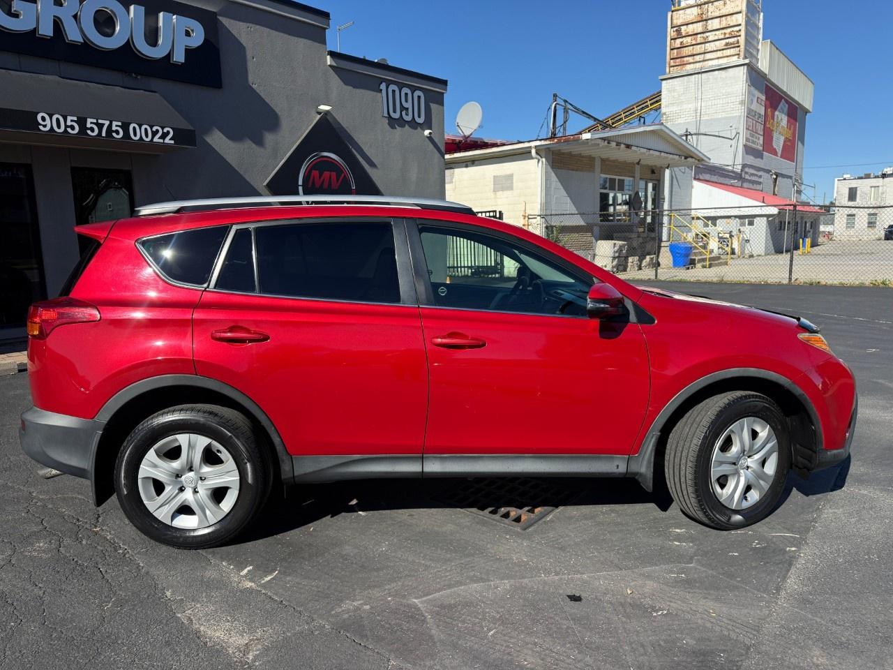 2015 Toyota RAV4 FWD 4dr LE Photo