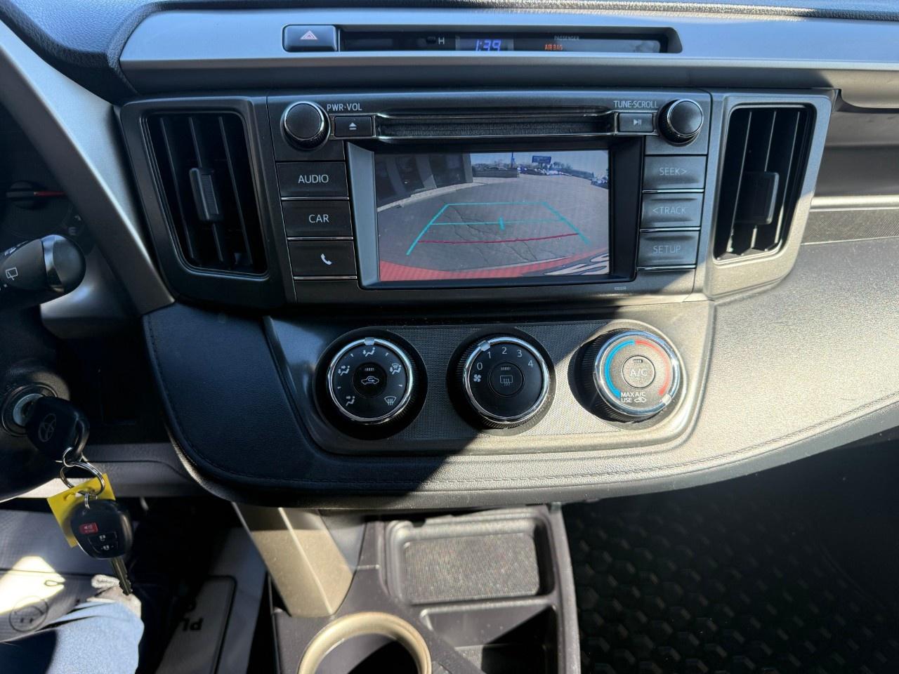 2015 Toyota RAV4 FWD 4dr LE Photo