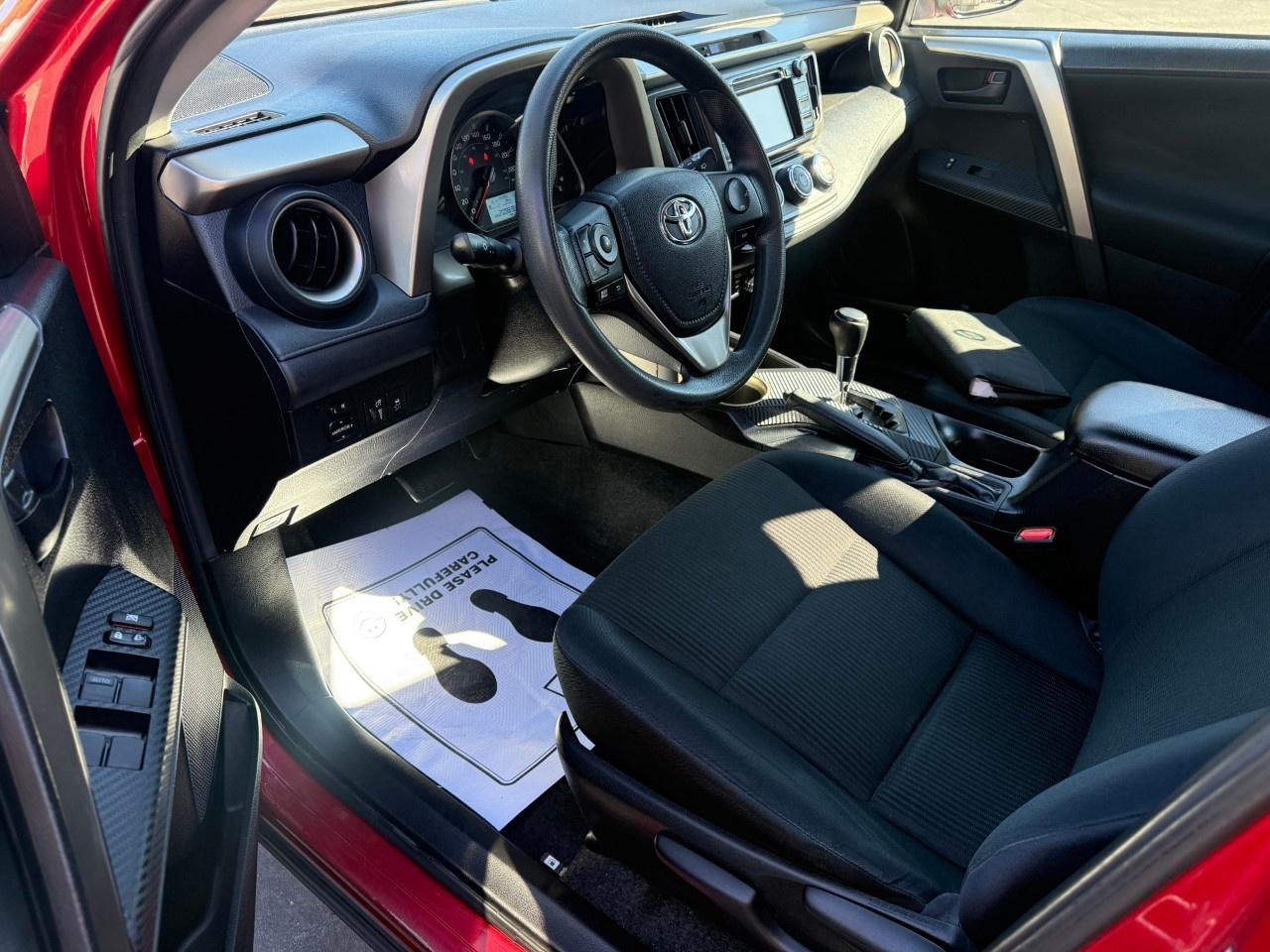 2015 Toyota RAV4 FWD 4dr LE Photo