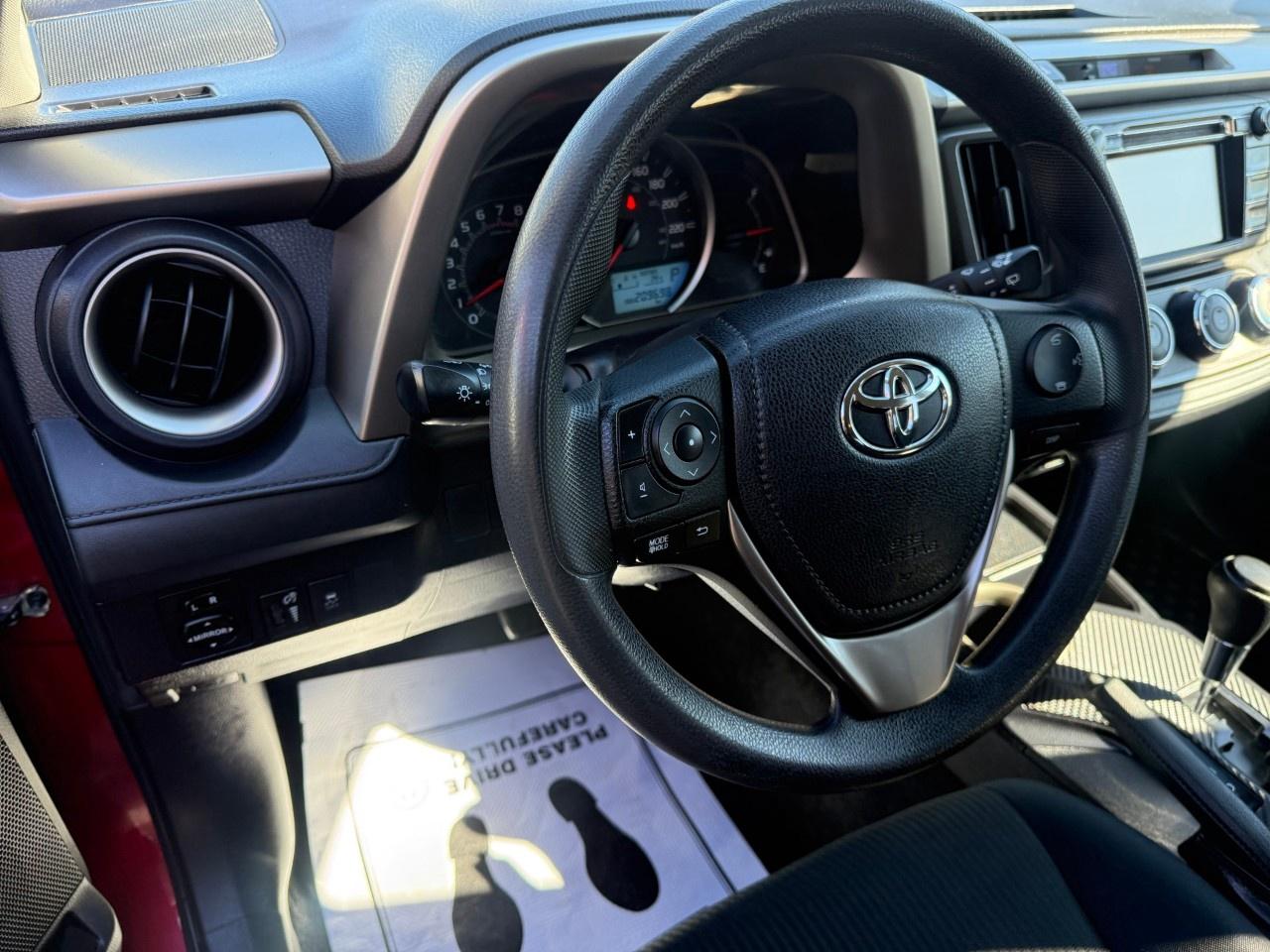 2015 Toyota RAV4 FWD 4dr LE Photo