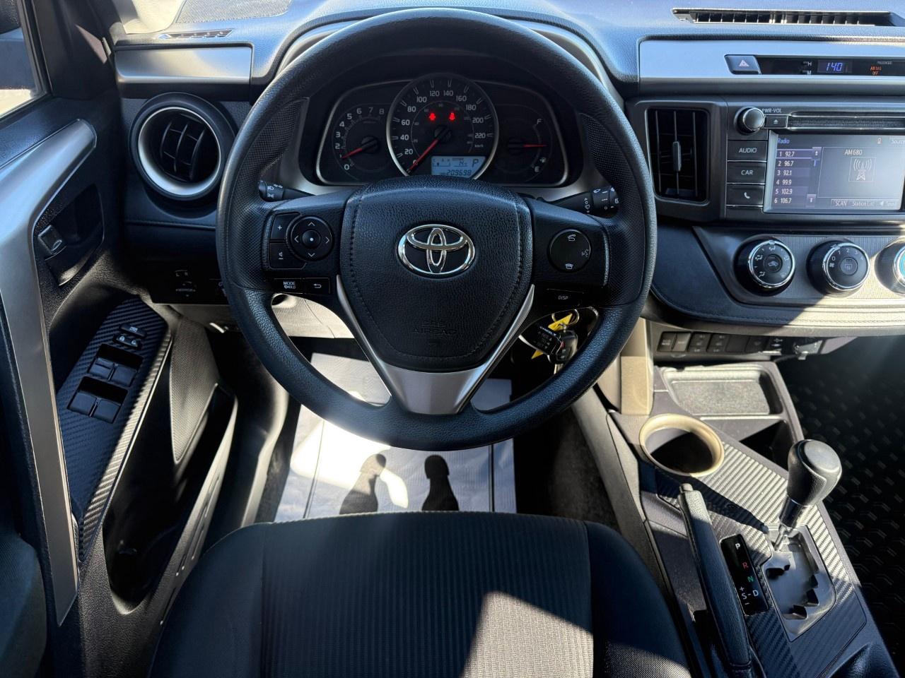 2015 Toyota RAV4 FWD 4dr LE Photo