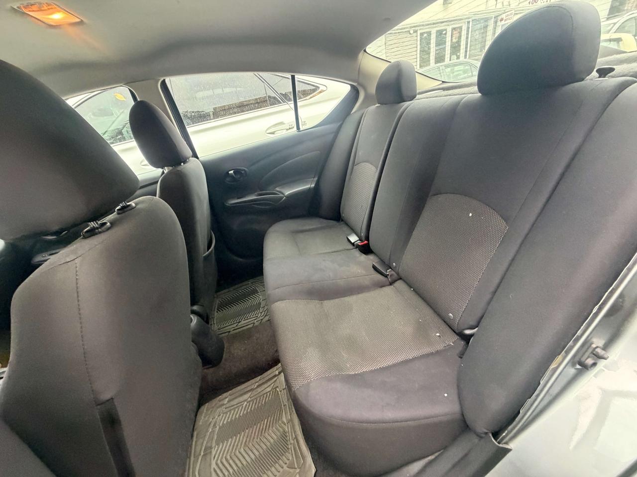 2012 Nissan Versa SV ! auto   116374 kms !! car fax cln ! certified Photo