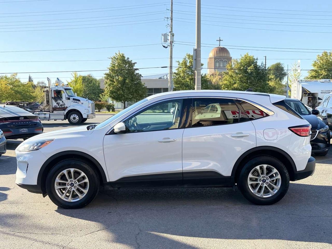2021 Ford Escape SE AWD Pearl White Htd Steering   Htd Seats   Carplay Photo2