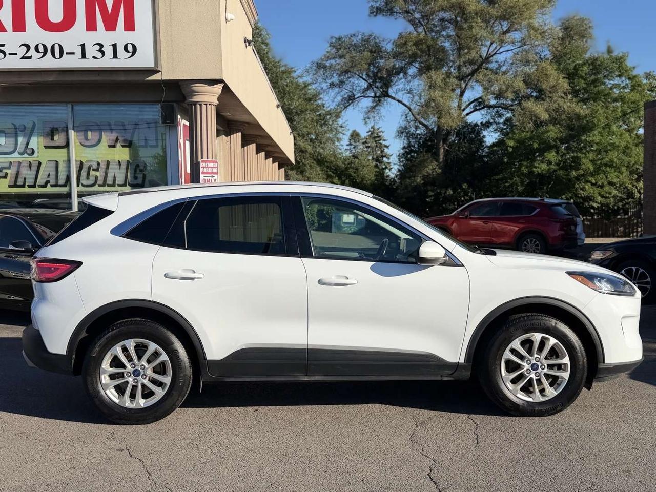 2021 Ford Escape SE AWD Pearl White Htd Steering   Htd Seats   Carplay Photo