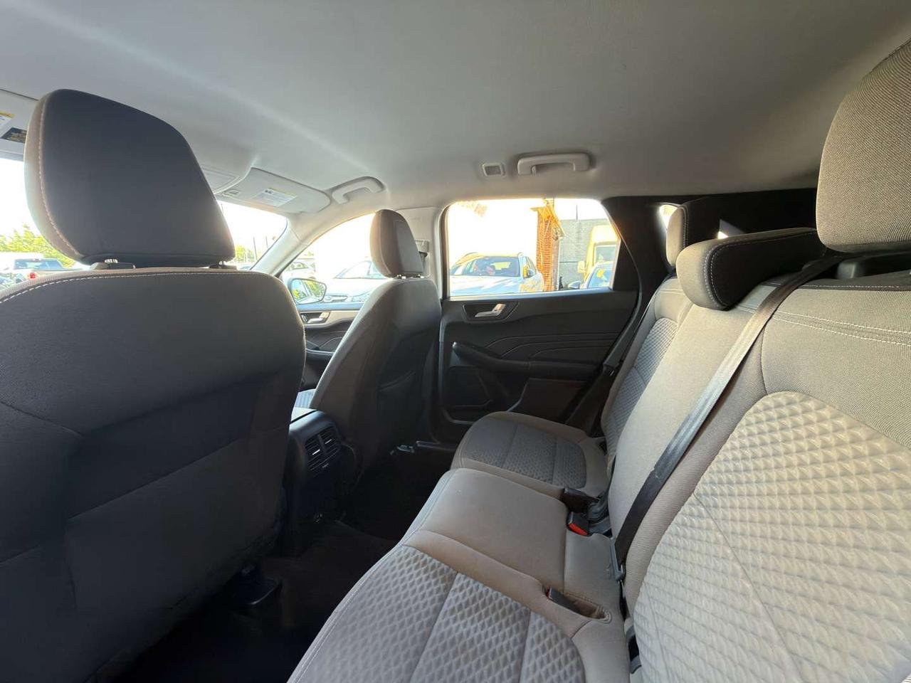 2021 Ford Escape SE AWD Pearl White Htd Steering   Htd Seats   Carplay Photo
