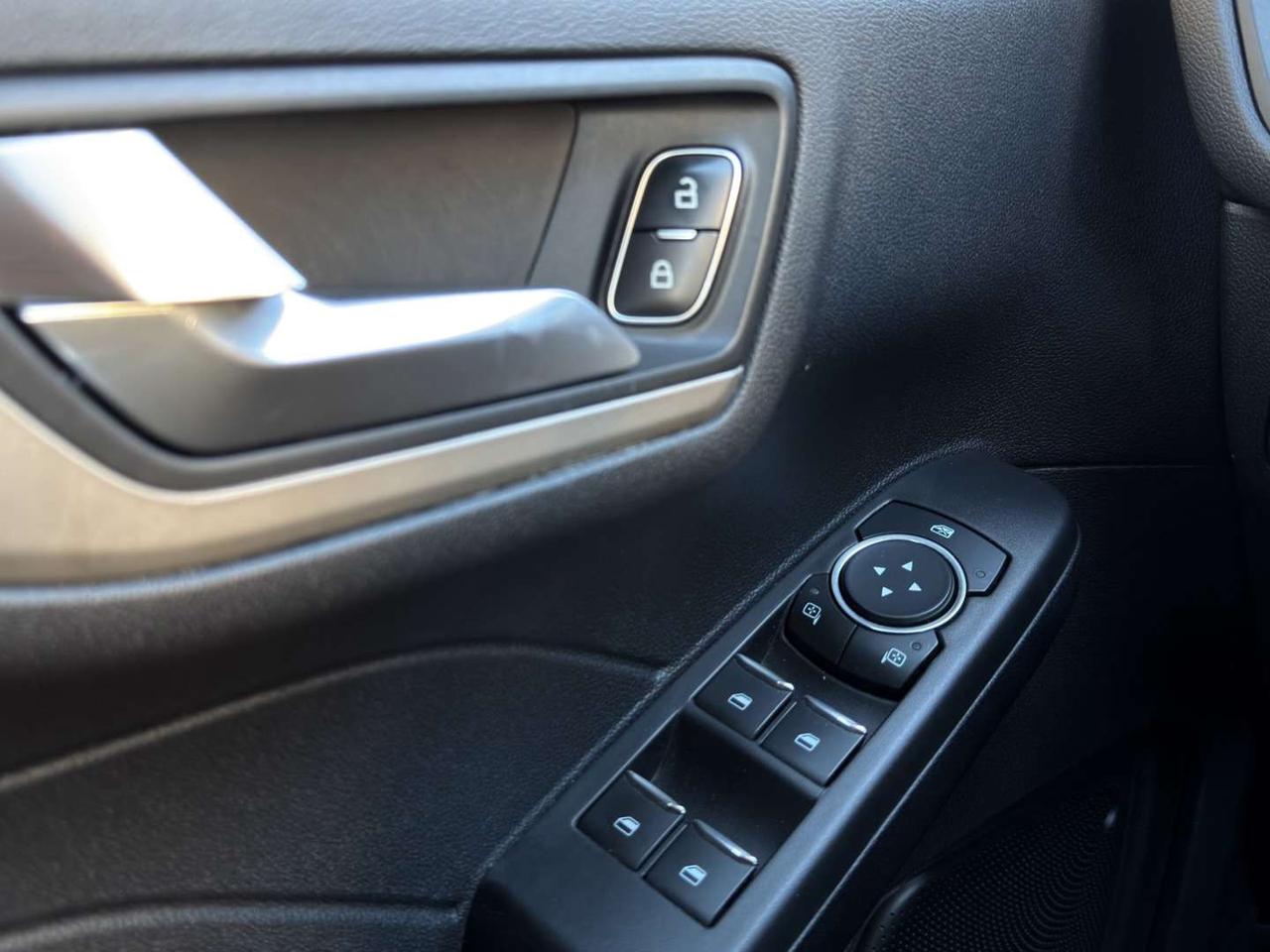 2021 Ford Escape SE AWD Pearl White Htd Steering   Htd Seats   Carplay Photo