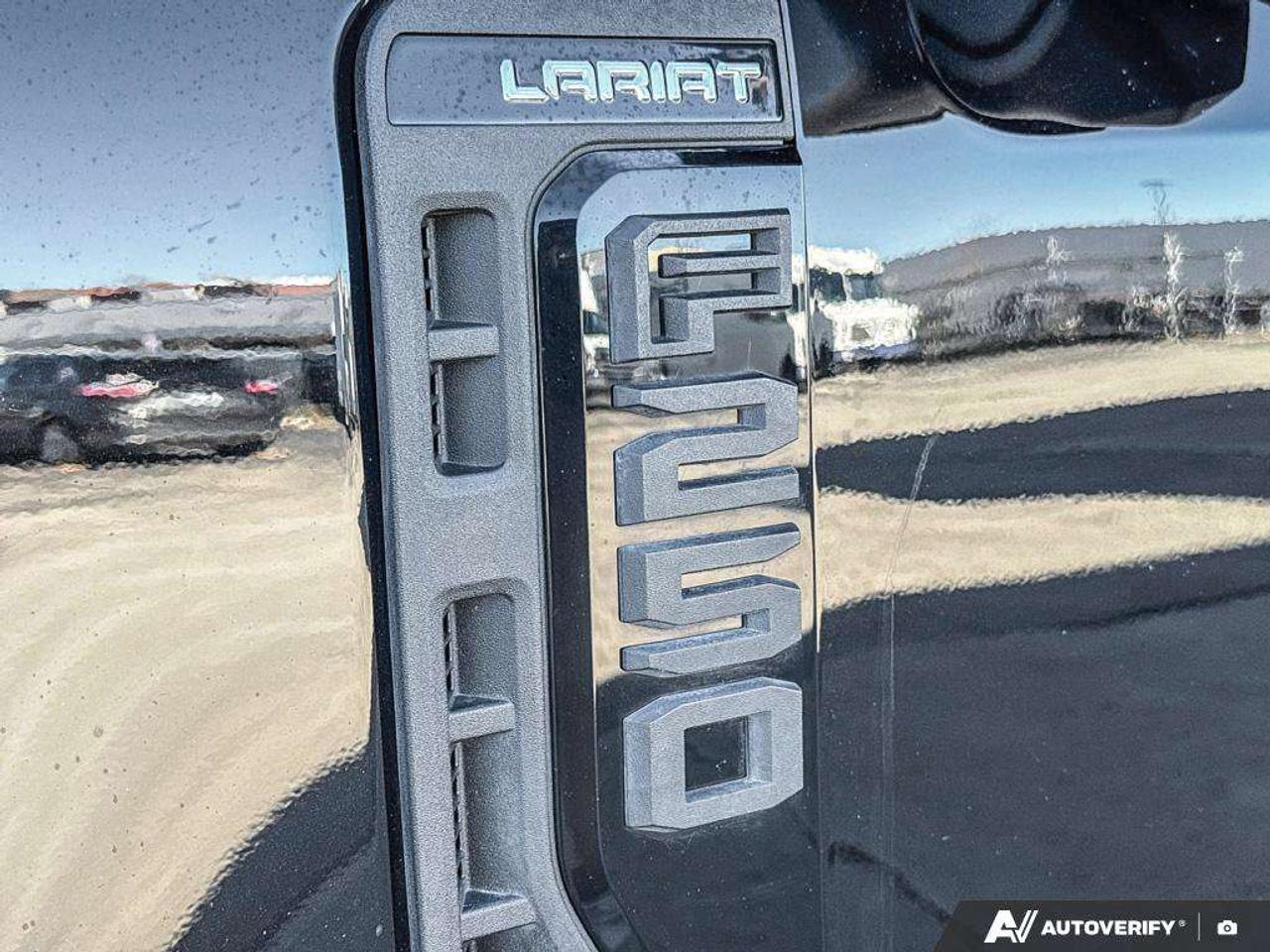 2024 Ford Others LARIAT Photo