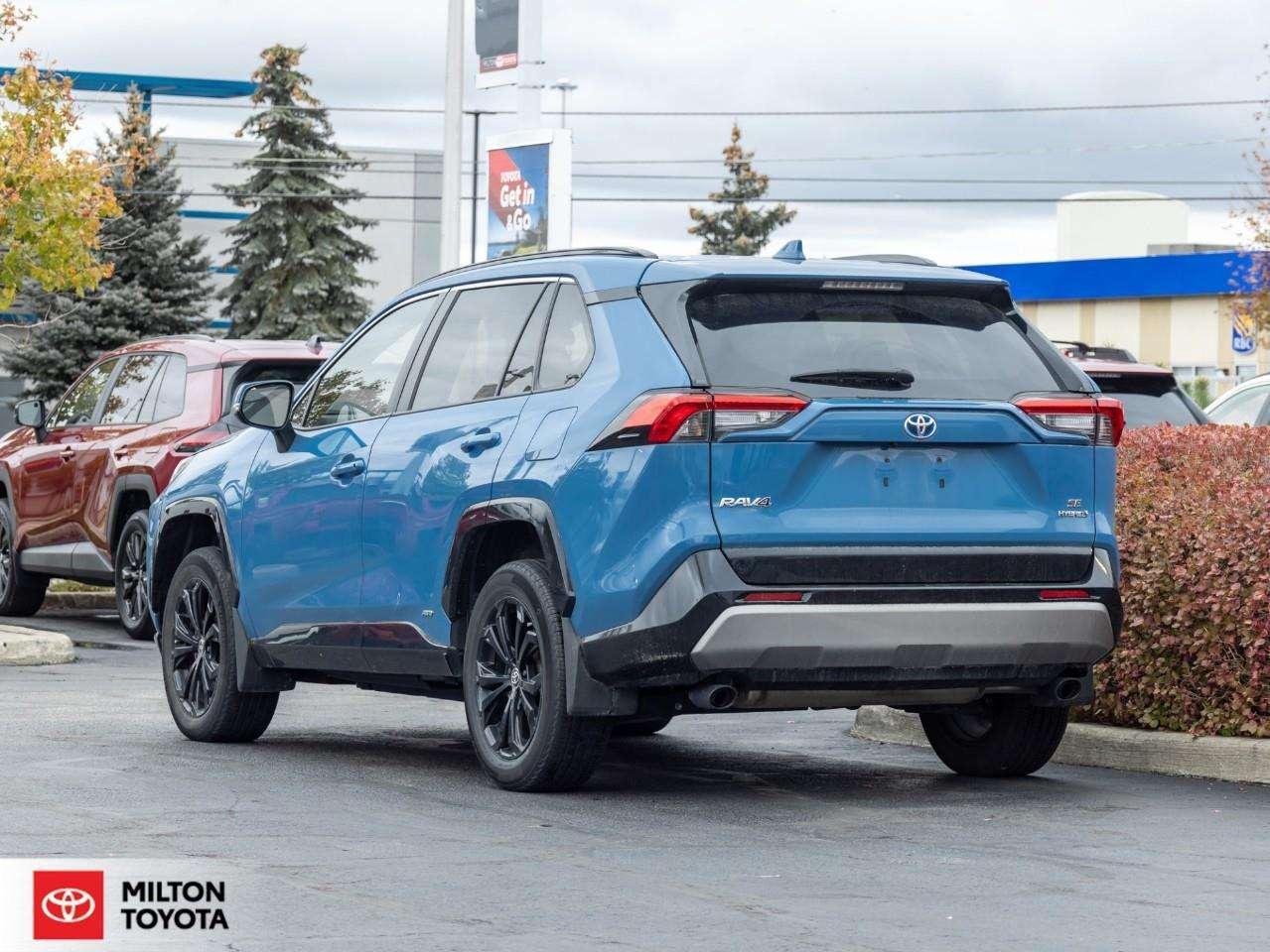 2022 Toyota RAV4 SUNROOF HEATED STEERING POWER SEAT ONE OWNER NEW REAR BRAKE PADS+ROTORS SE Photo
