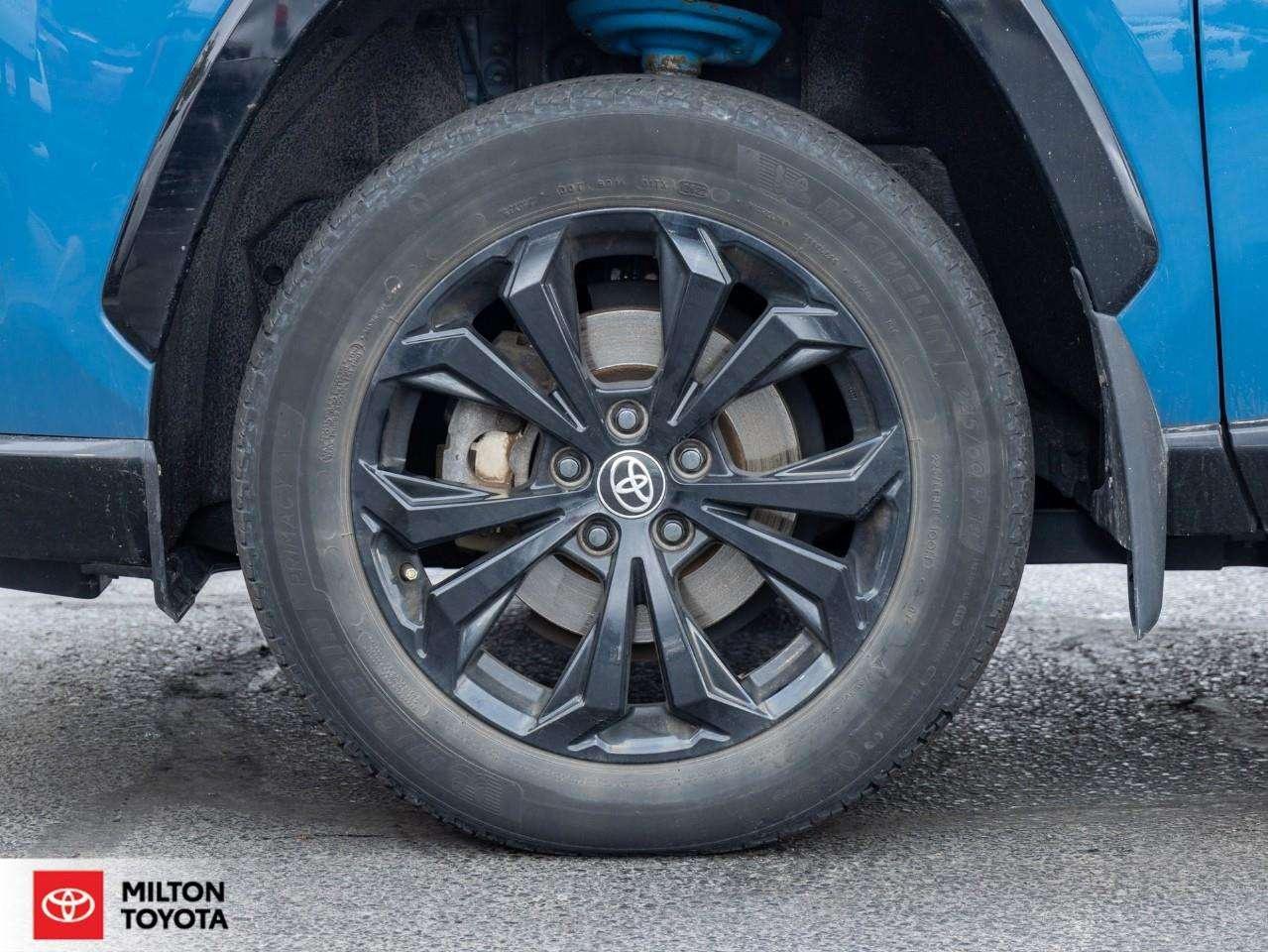 2022 Toyota RAV4 SUNROOF HEATED STEERING POWER SEAT ONE OWNER NEW REAR BRAKE PADS+ROTORS SE Photo