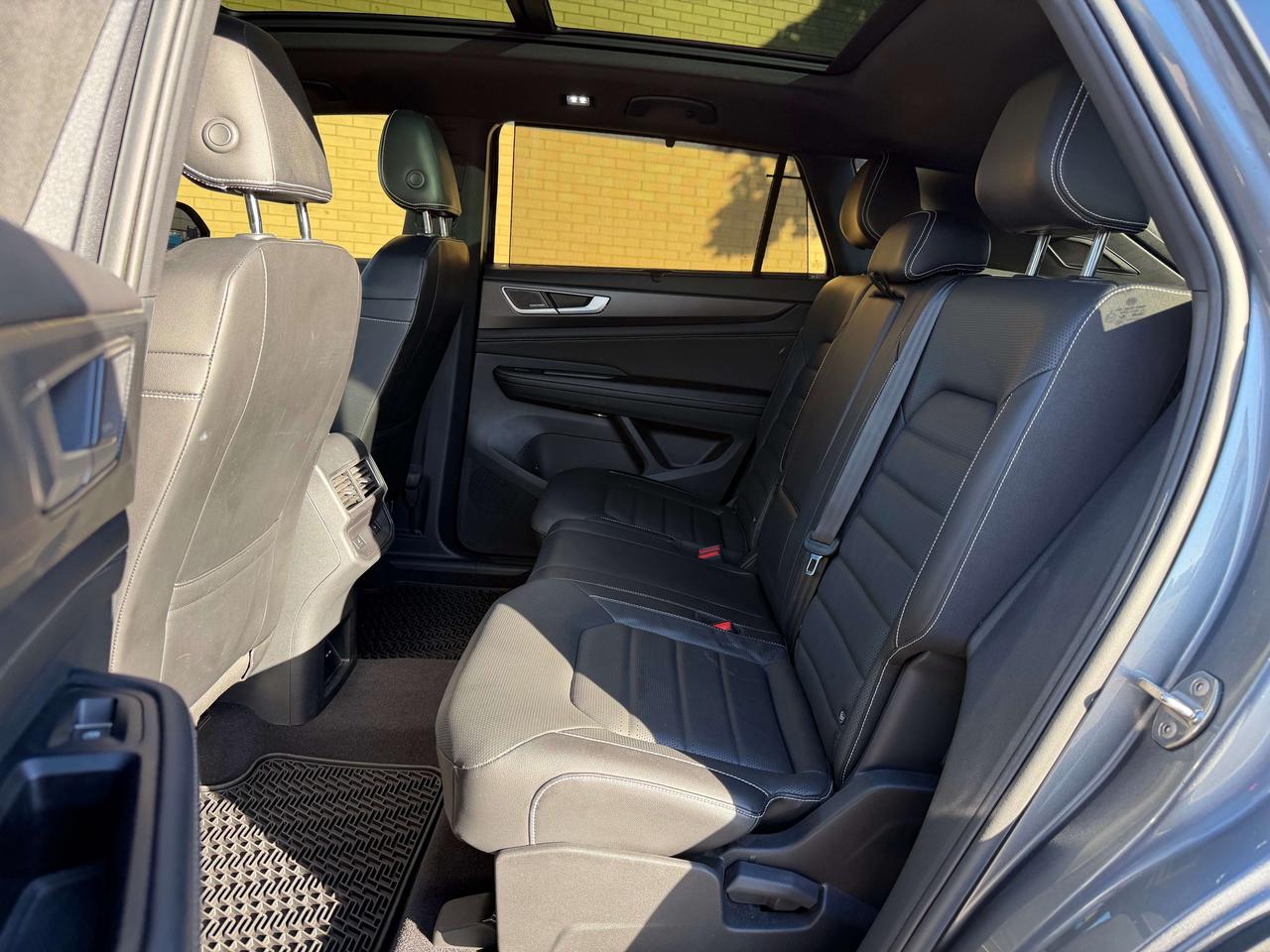 2024 Volkswagen Atlas REMOTE STARTER NAVIGATION LEATHER COOLED SEATS Photo