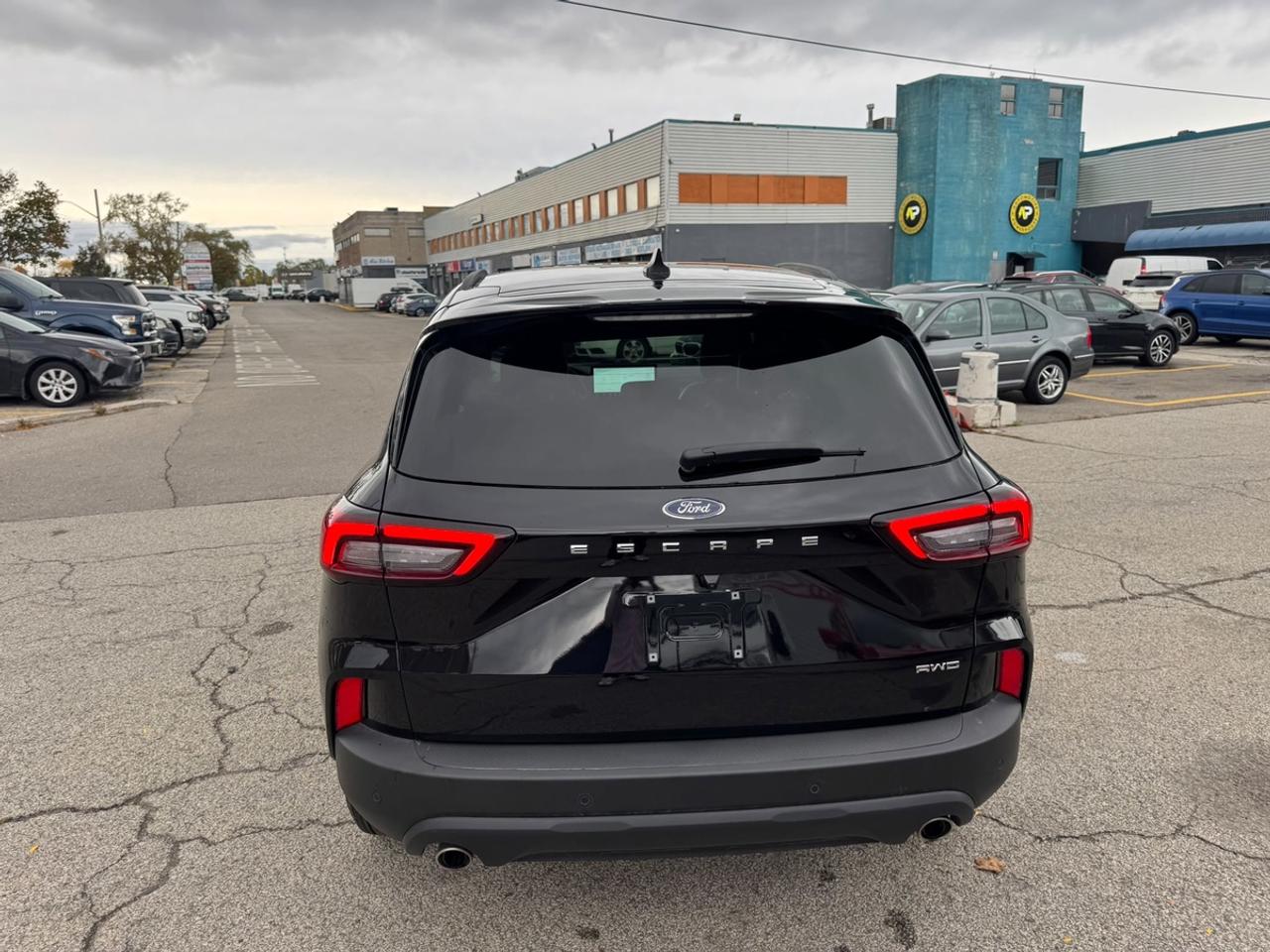 2025 Ford Escape ST-Line Photo4