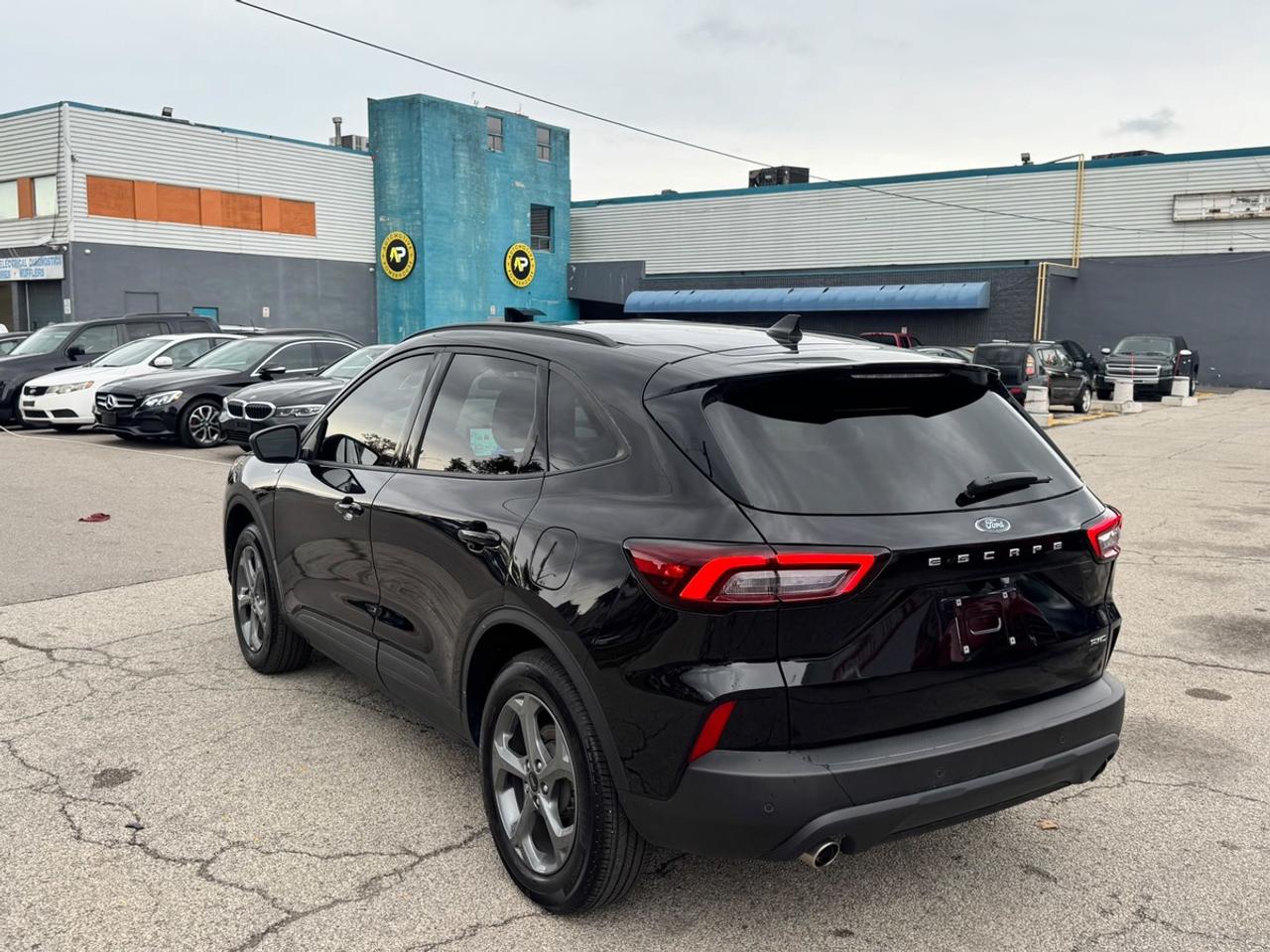 2025 Ford Escape ST-Line Photo3