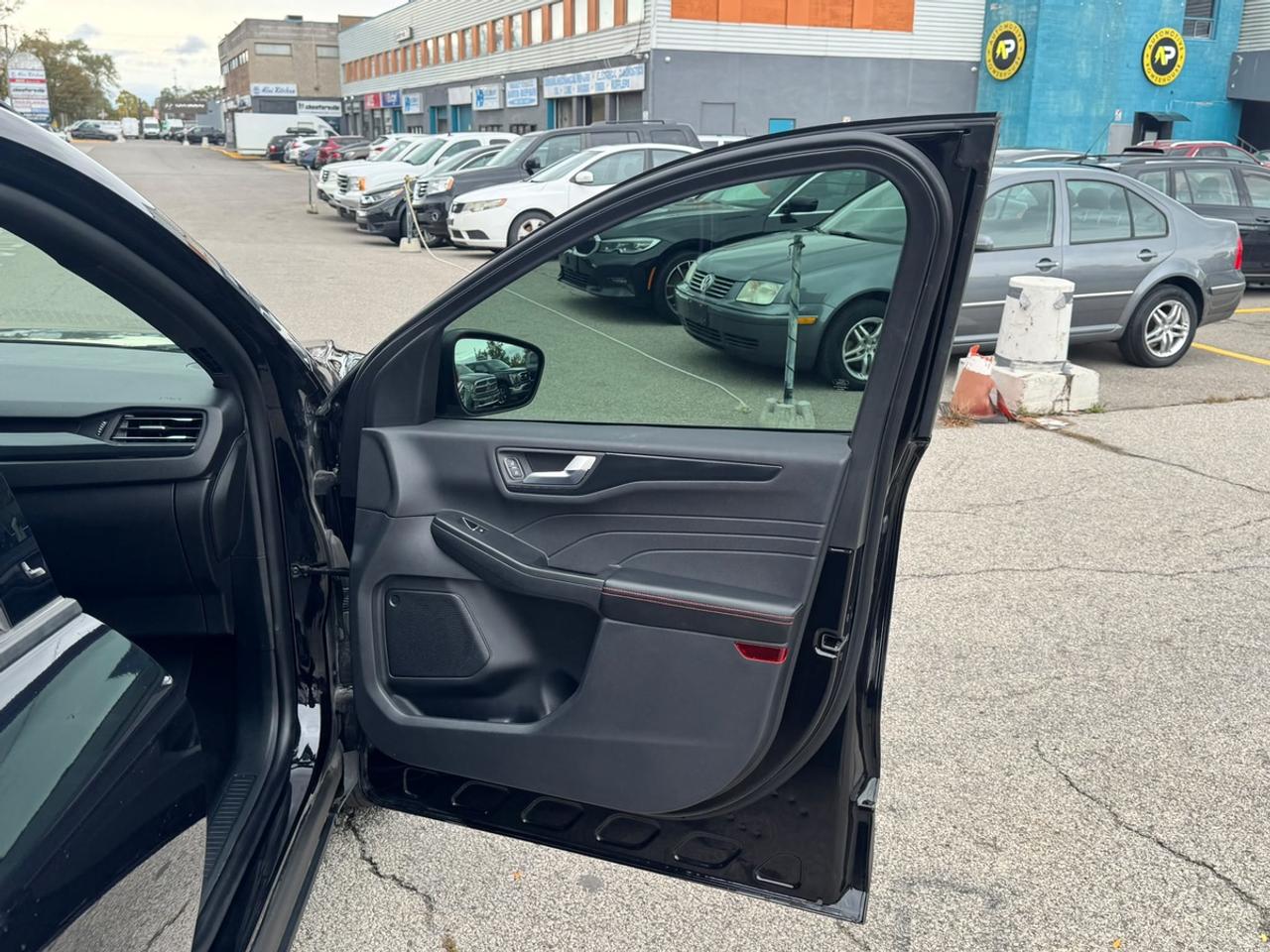 2025 Ford Escape ST-Line Photo