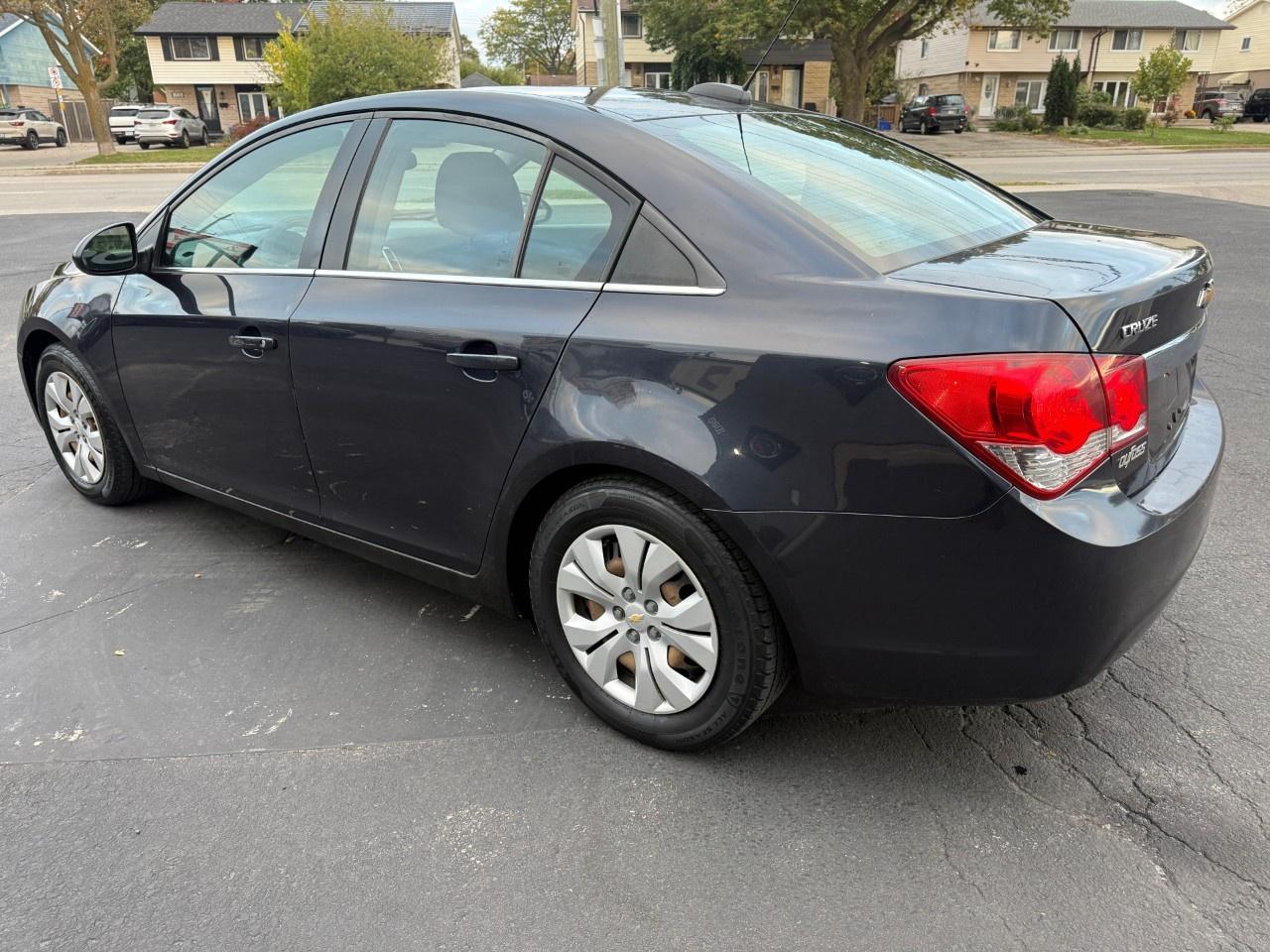 2015 Chevrolet Cruze 4dr Sdn 1LT Photo