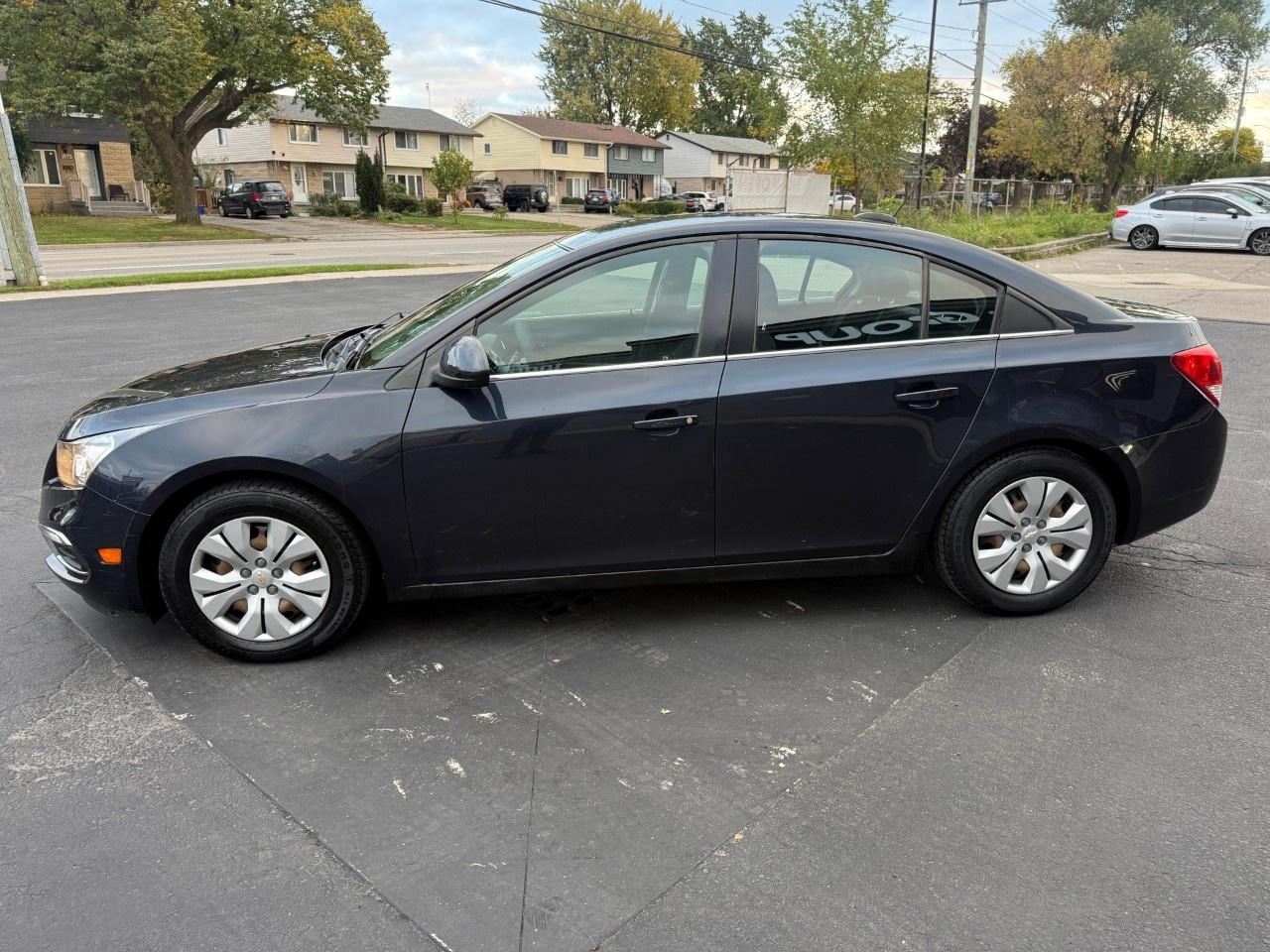 2015 Chevrolet Cruze 4dr Sdn 1LT Photo